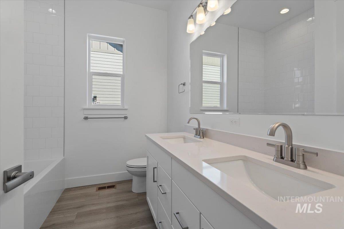 2349 N Kenora Ave, Star, Idaho 83669, 3 Bedrooms, 3.5 Bathrooms, Residential For Sale, Price $699,990,MLS 98978785