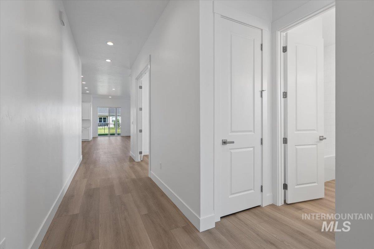 2349 N Kenora Ave, Star, Idaho 83669, 3 Bedrooms, 3.5 Bathrooms, Residential For Sale, Price $699,990,MLS 98978785