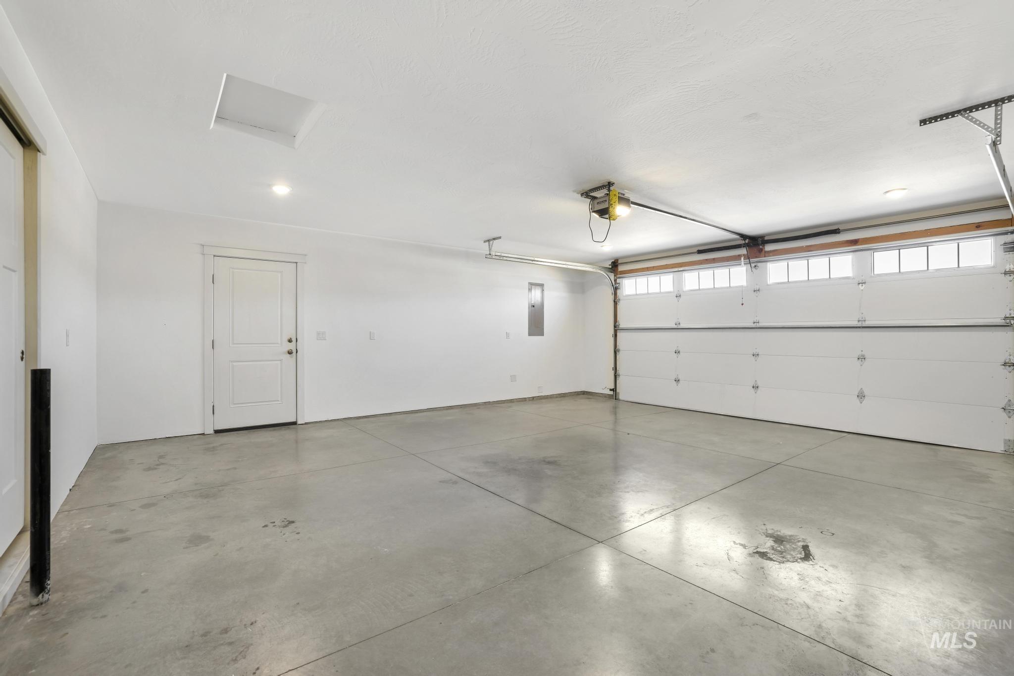 975 Blueridge, Kimberly, Idaho 83341, 4 Bedrooms, 2 Bathrooms, Residential For Sale, Price $405,000, 98978788