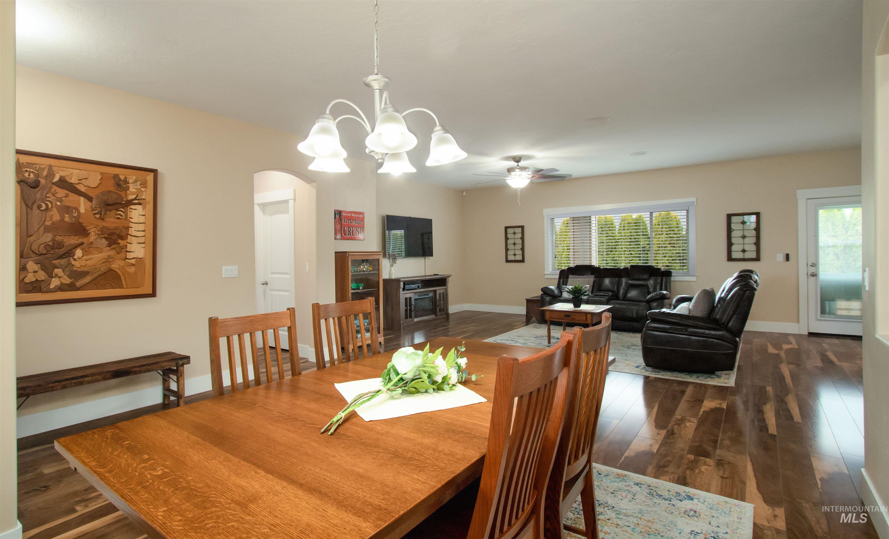 1003 Overland Trail St, Middleton, Idaho 83644, 4 Bedrooms, 2 Bathrooms, Residential For Sale, Price $519,900,MLS 98978791