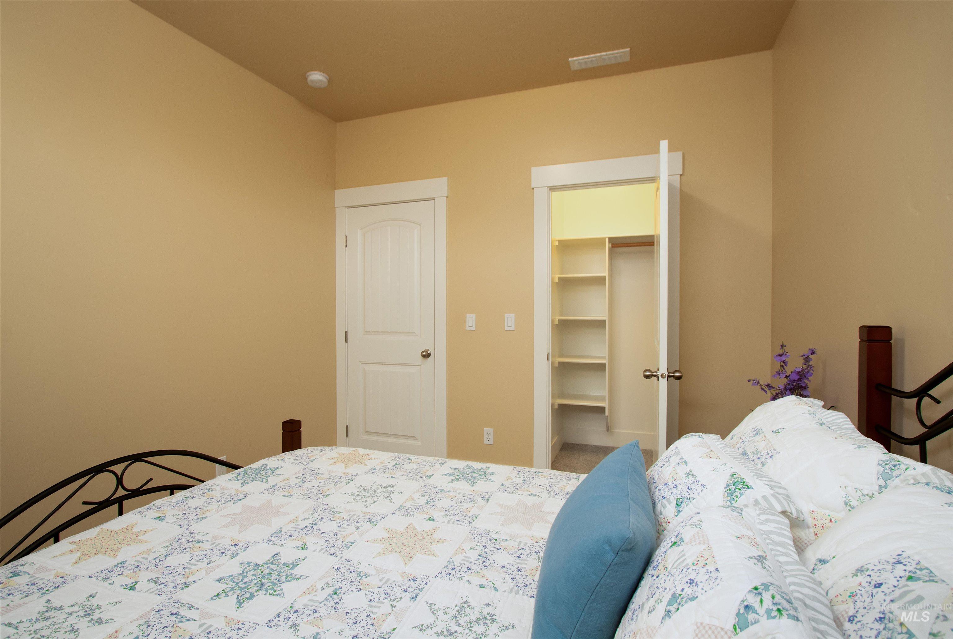 1003 Overland Trail St, Middleton, Idaho 83644, 4 Bedrooms, 2 Bathrooms, Residential For Sale, Price $519,900,MLS 98978791