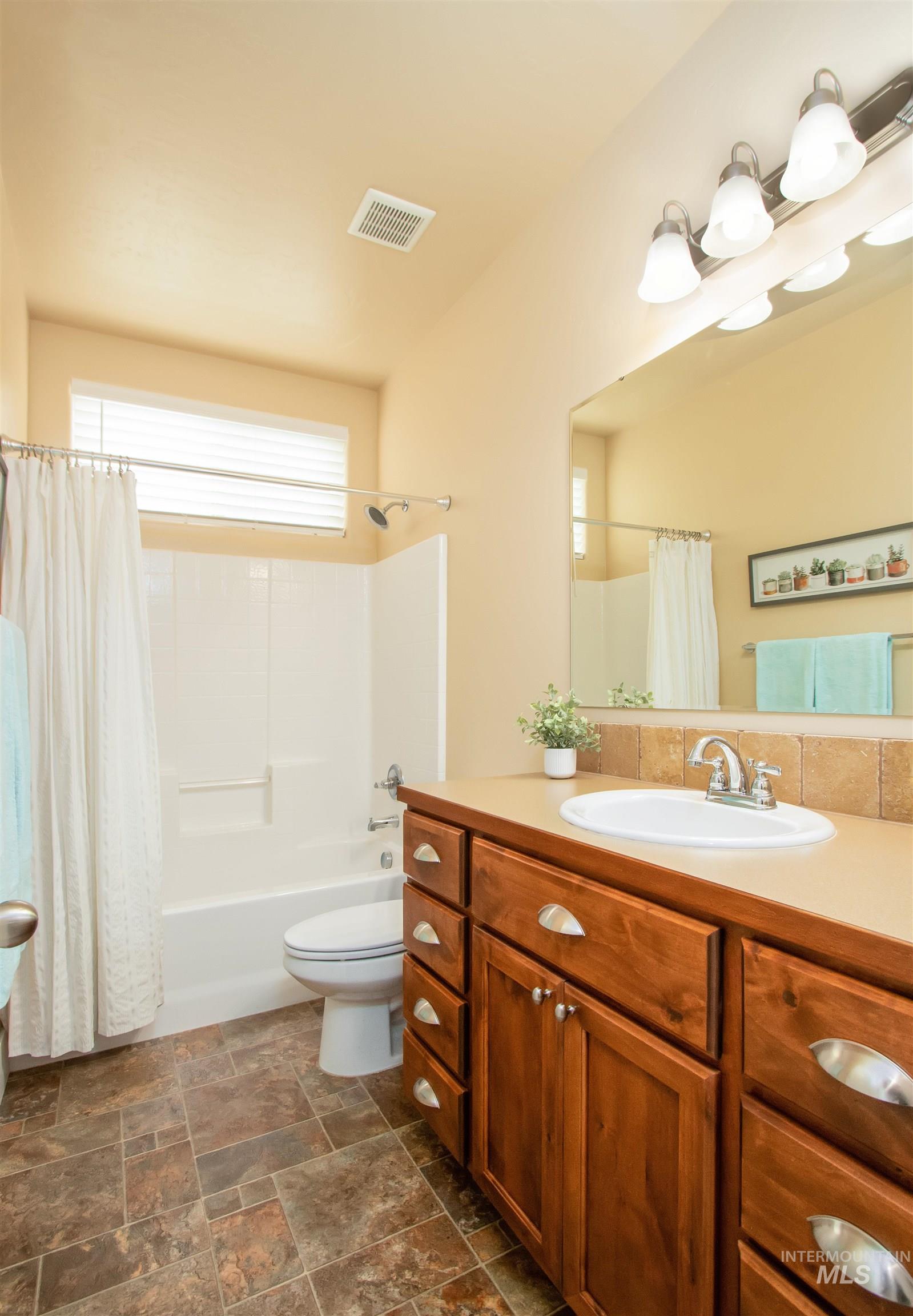 1003 Overland Trail St, Middleton, Idaho 83644, 4 Bedrooms, 2 Bathrooms, Residential For Sale, Price $519,900,MLS 98978791