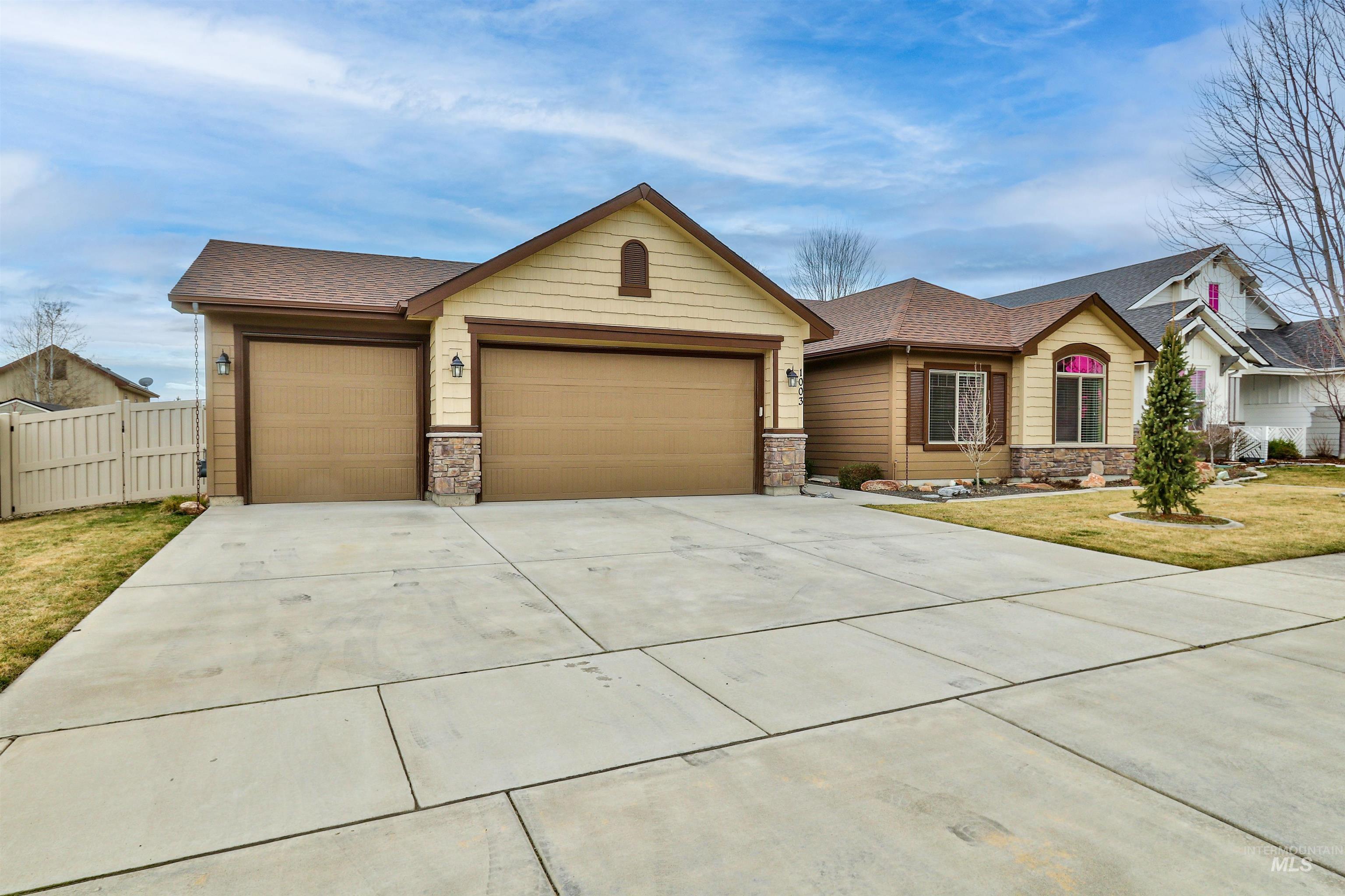 1003 Overland Trail St, Middleton, Idaho 83644, 4 Bedrooms, 2 Bathrooms, Residential For Sale, Price $519,900,MLS 98978791