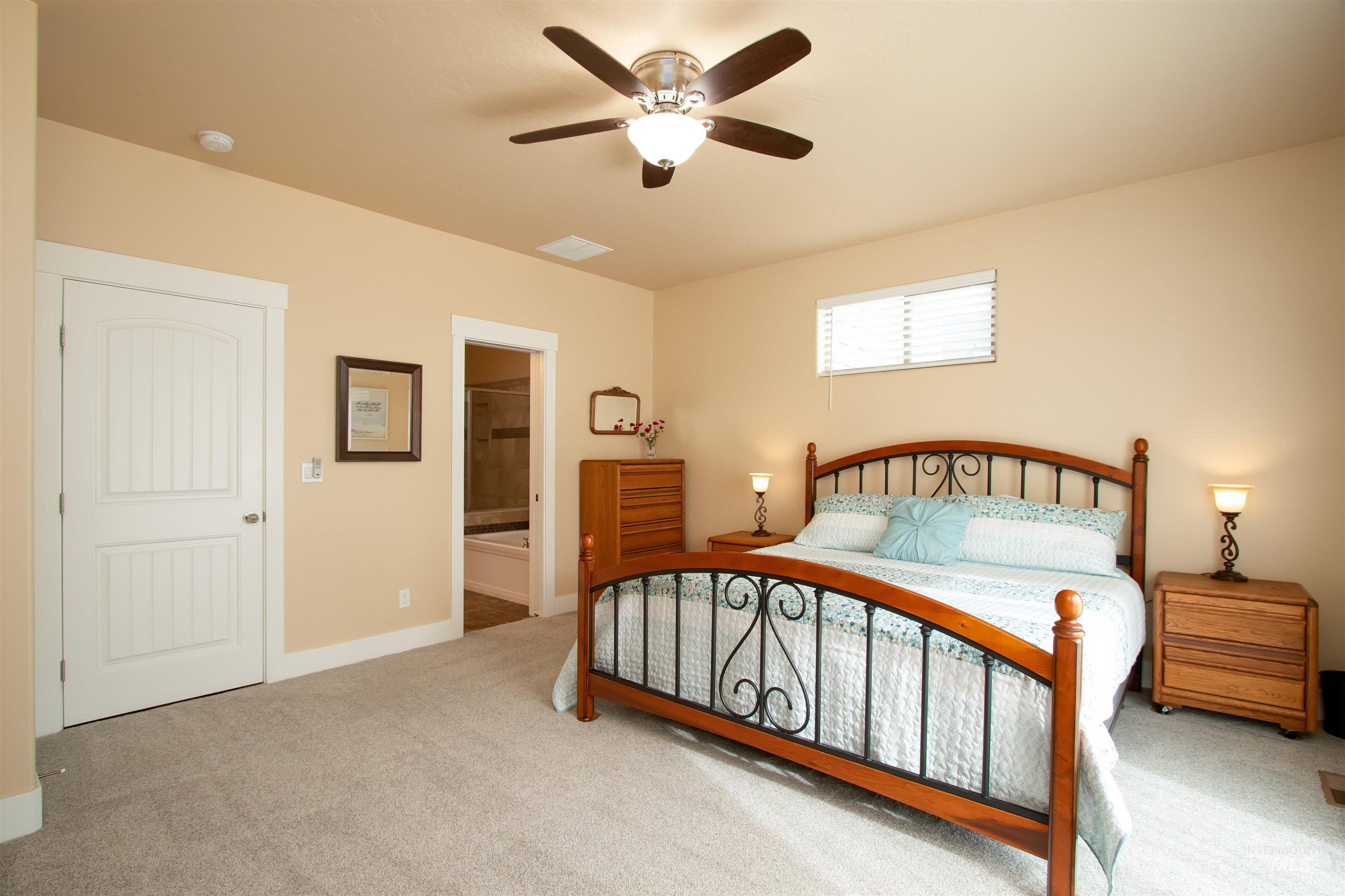 1003 Overland Trail St, Middleton, Idaho 83644, 4 Bedrooms, 2 Bathrooms, Residential For Sale, Price $519,900,MLS 98978791