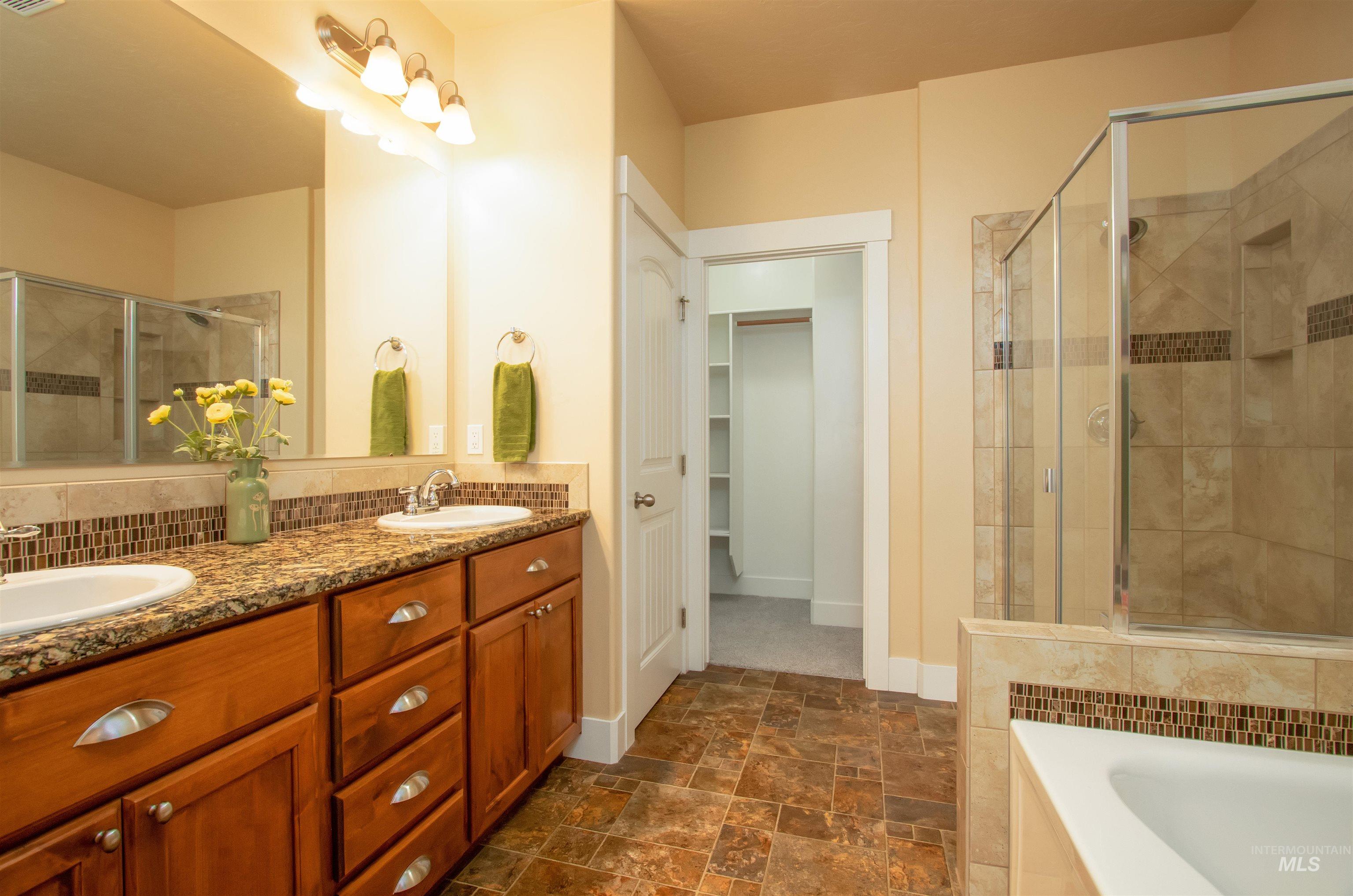 1003 Overland Trail St, Middleton, Idaho 83644, 4 Bedrooms, 2 Bathrooms, Residential For Sale, Price $519,900,MLS 98978791