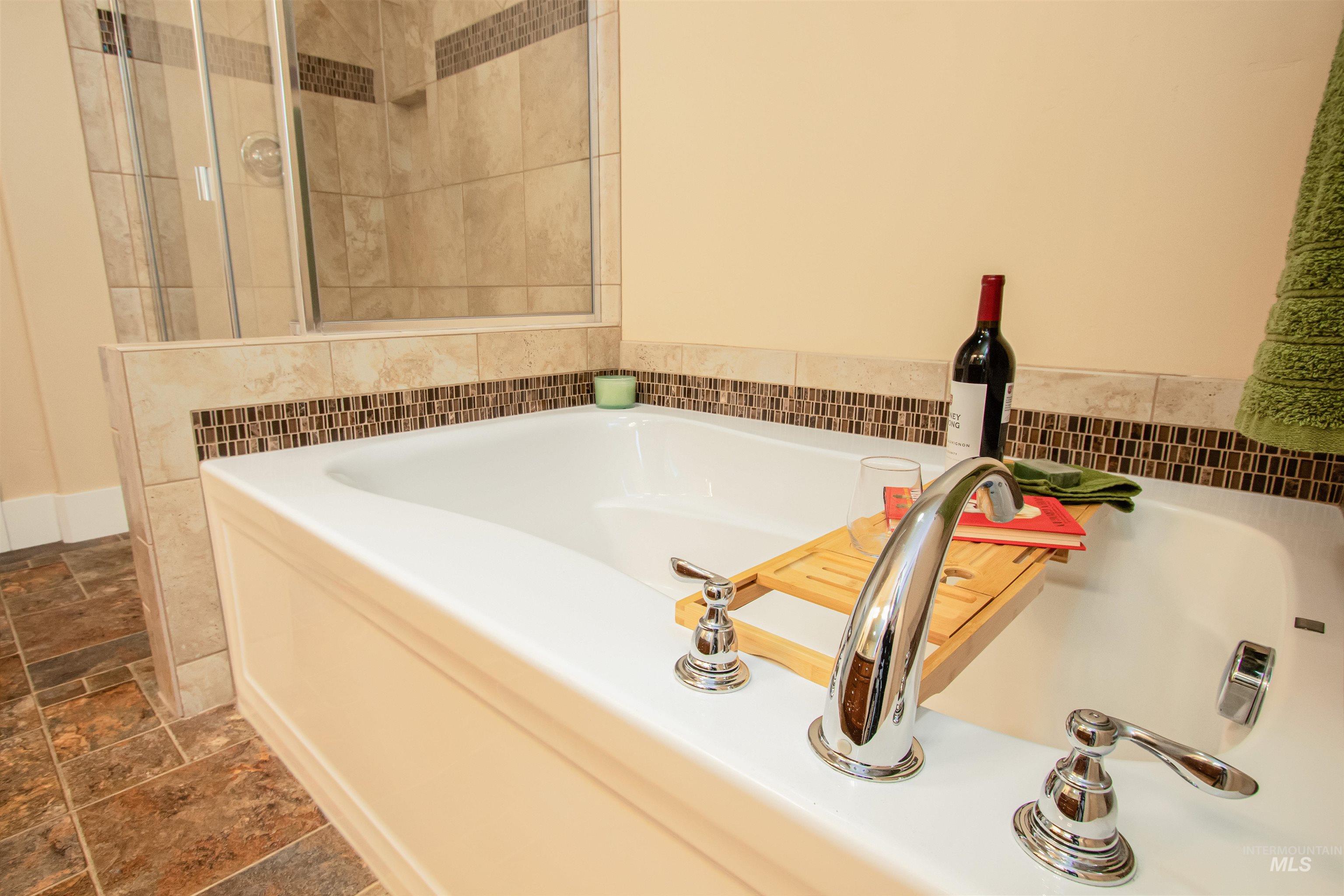 1003 Overland Trail St, Middleton, Idaho 83644, 4 Bedrooms, 2 Bathrooms, Residential For Sale, Price $519,900,MLS 98978791