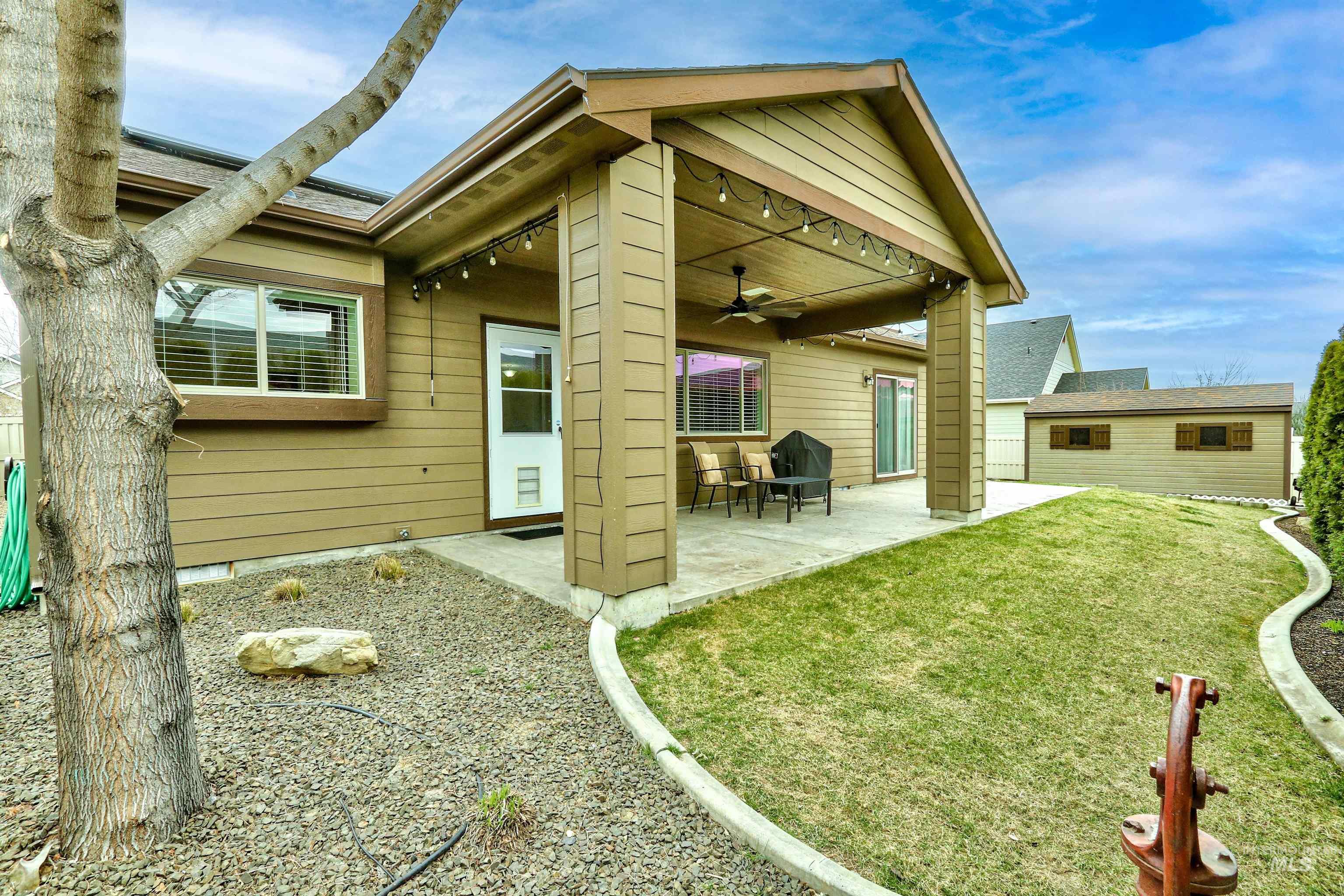 1003 Overland Trail St, Middleton, Idaho 83644, 4 Bedrooms, 2 Bathrooms, Residential For Sale, Price $519,900,MLS 98978791