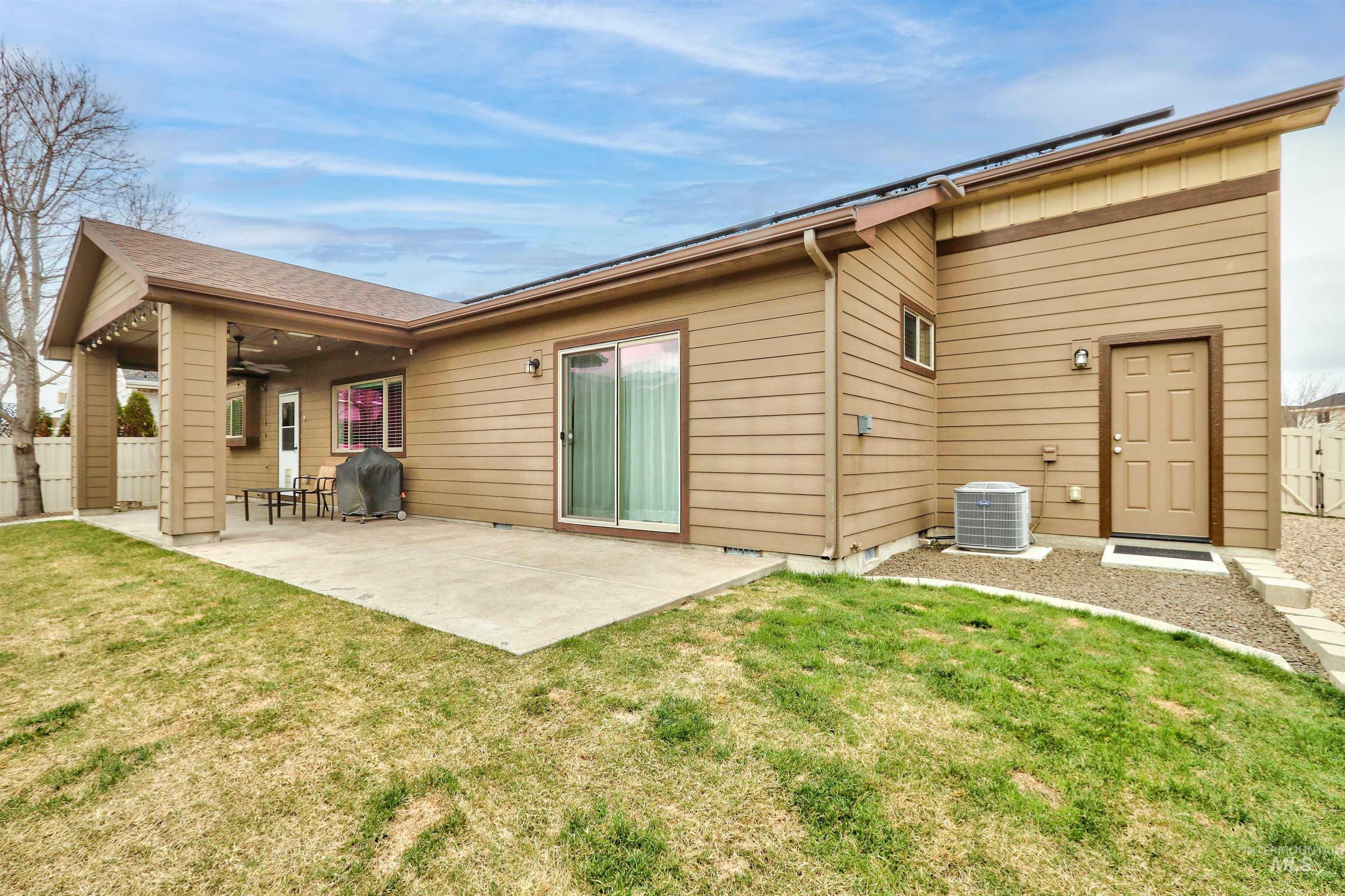 1003 Overland Trail St, Middleton, Idaho 83644, 4 Bedrooms, 2 Bathrooms, Residential For Sale, Price $519,900,MLS 98978791