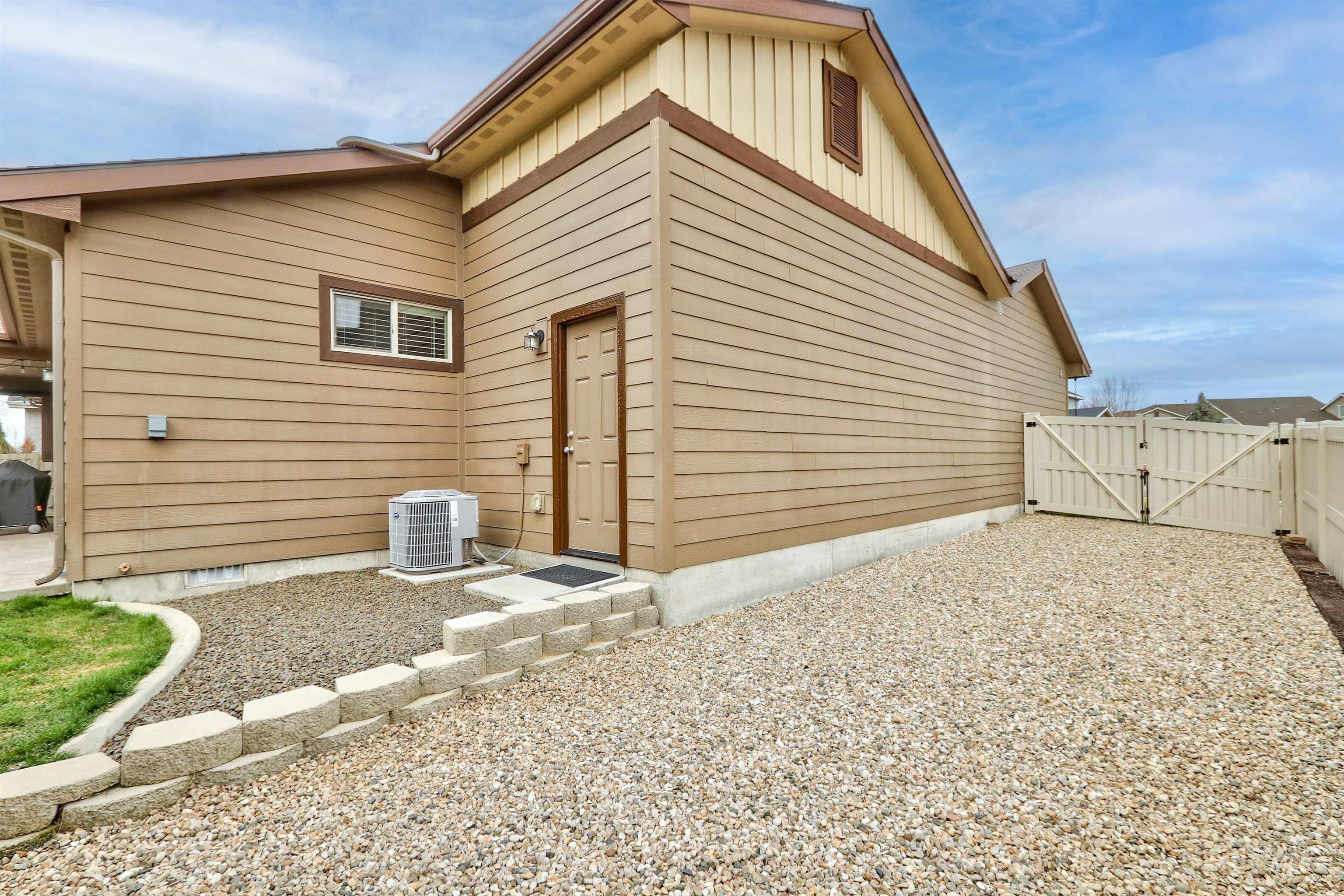 1003 Overland Trail St, Middleton, Idaho 83644, 4 Bedrooms, 2 Bathrooms, Residential For Sale, Price $519,900,MLS 98978791