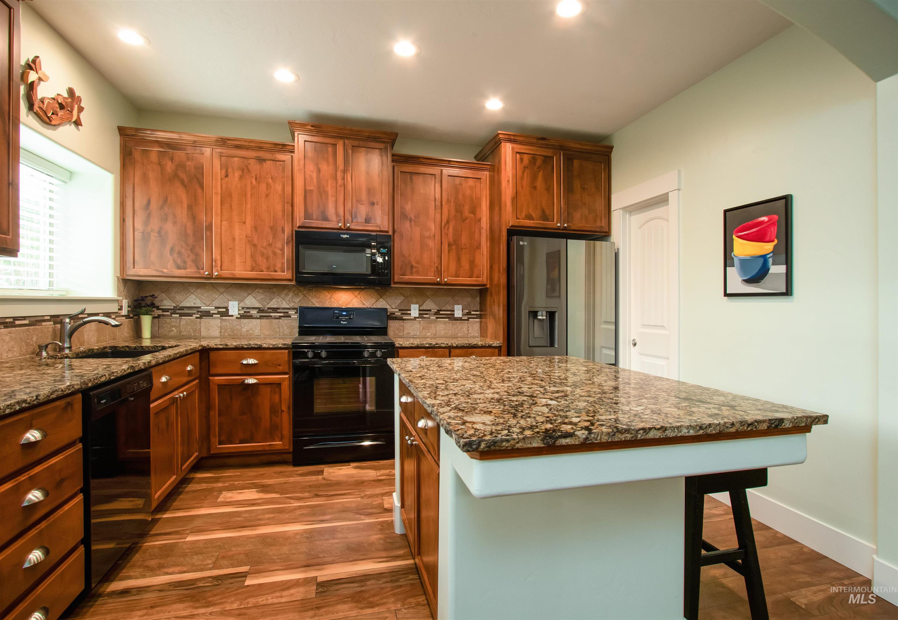 1003 Overland Trail St, Middleton, Idaho 83644, 4 Bedrooms, 2 Bathrooms, Residential For Sale, Price $519,900,MLS 98978791