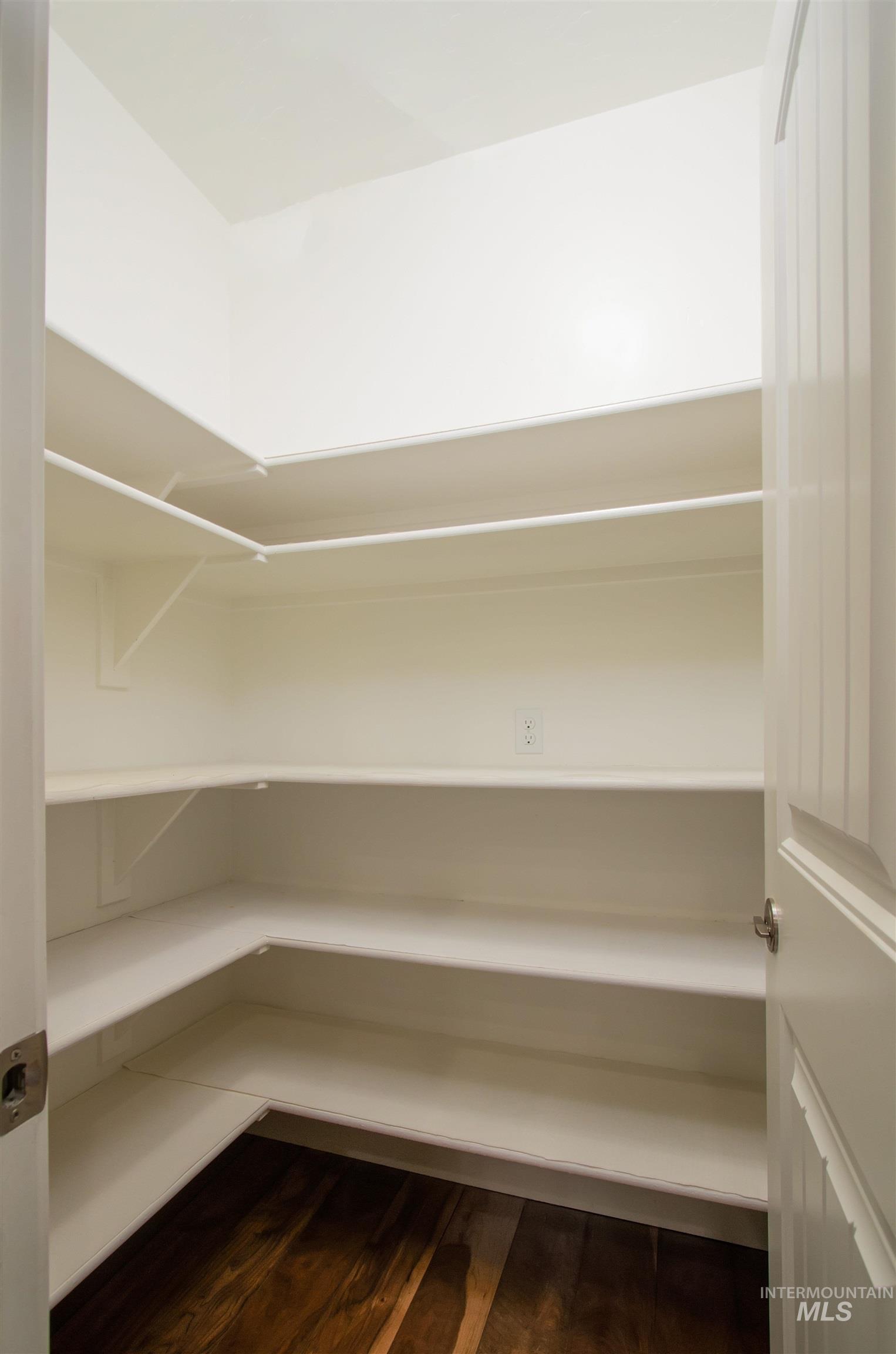 1003 Overland Trail St, Middleton, Idaho 83644, 4 Bedrooms, 2 Bathrooms, Residential For Sale, Price $519,900,MLS 98978791