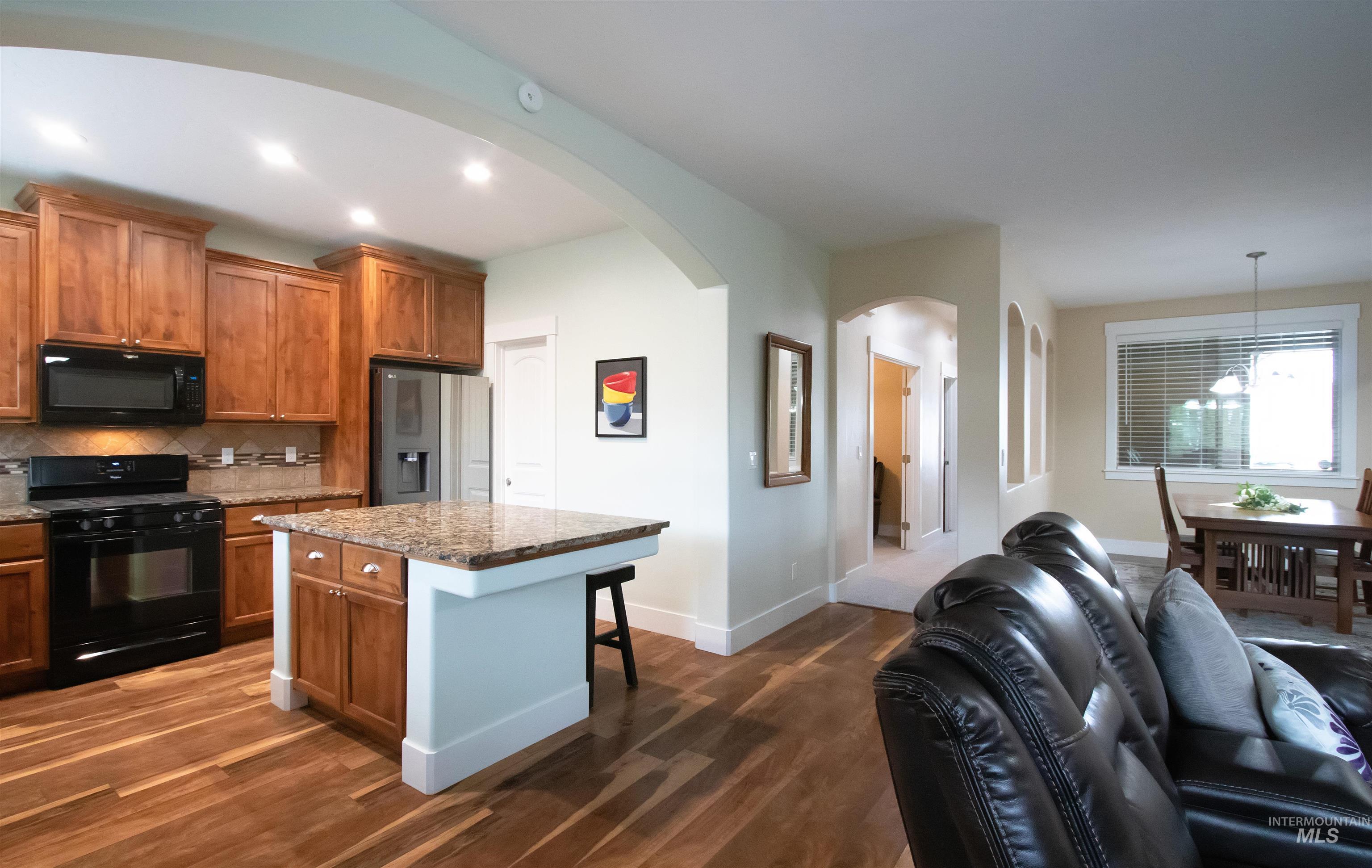 1003 Overland Trail St, Middleton, Idaho 83644, 4 Bedrooms, 2 Bathrooms, Residential For Sale, Price $519,900,MLS 98978791