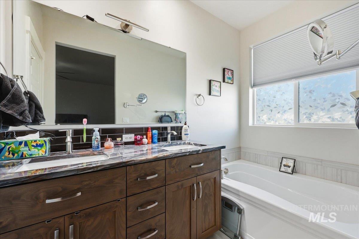 12841 S Milazzo Way, Nampa, Idaho 83686, 3 Bedrooms, 2 Bathrooms, Residential For Sale, Price $449,990,MLS 98978793