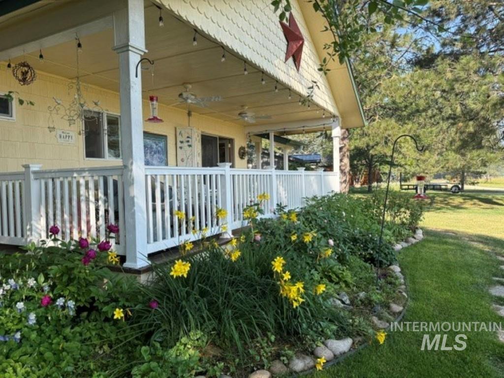 106 Lane A, Garden Valley, Idaho 83622, 3 Bedrooms, 2 Bathrooms, Residential For Sale, Price $599,900,MLS 98978794