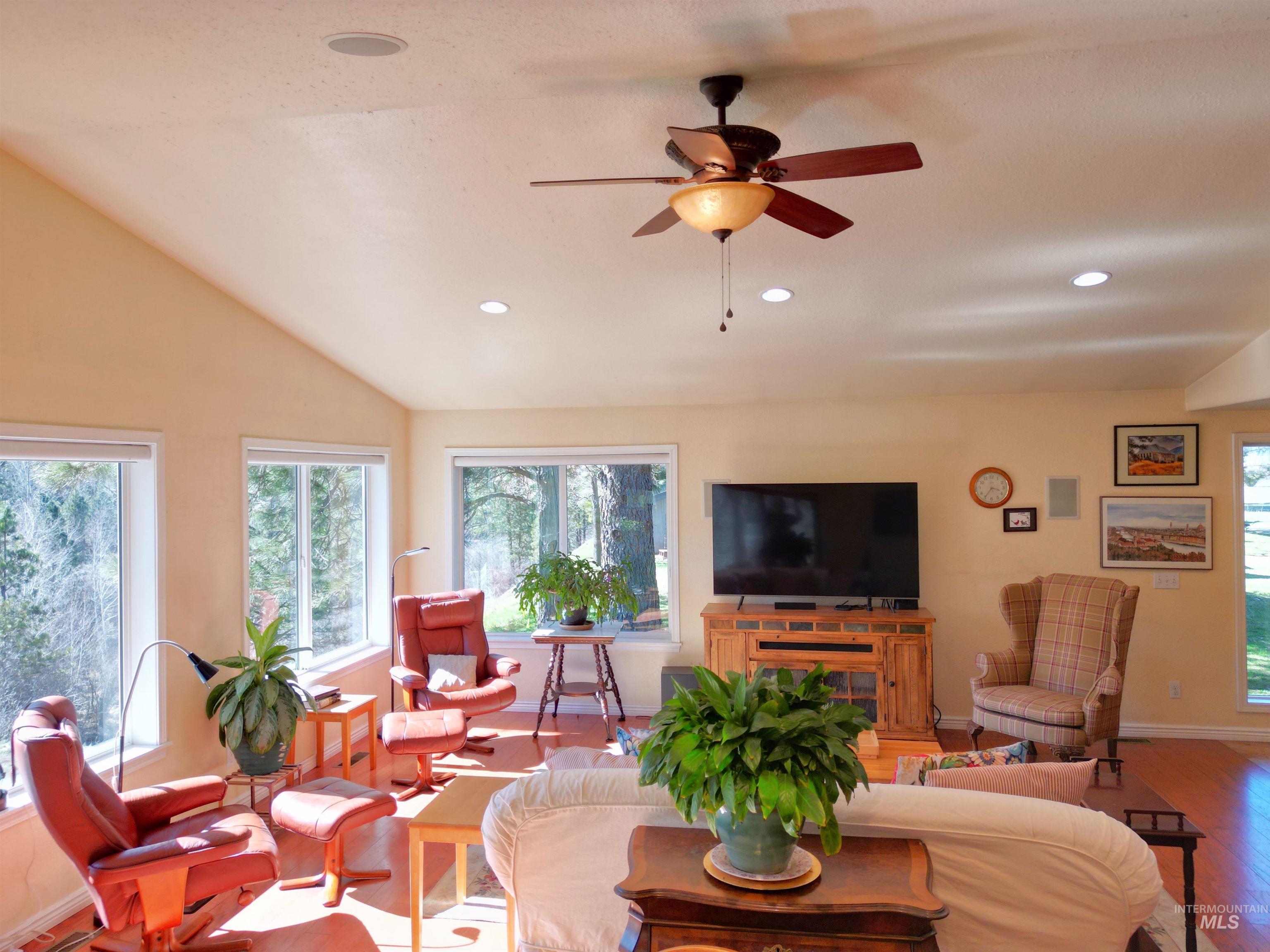 106 Lane A, Garden Valley, Idaho 83622, 3 Bedrooms, 2 Bathrooms, Residential For Sale, Price $699,000,MLS 98978794