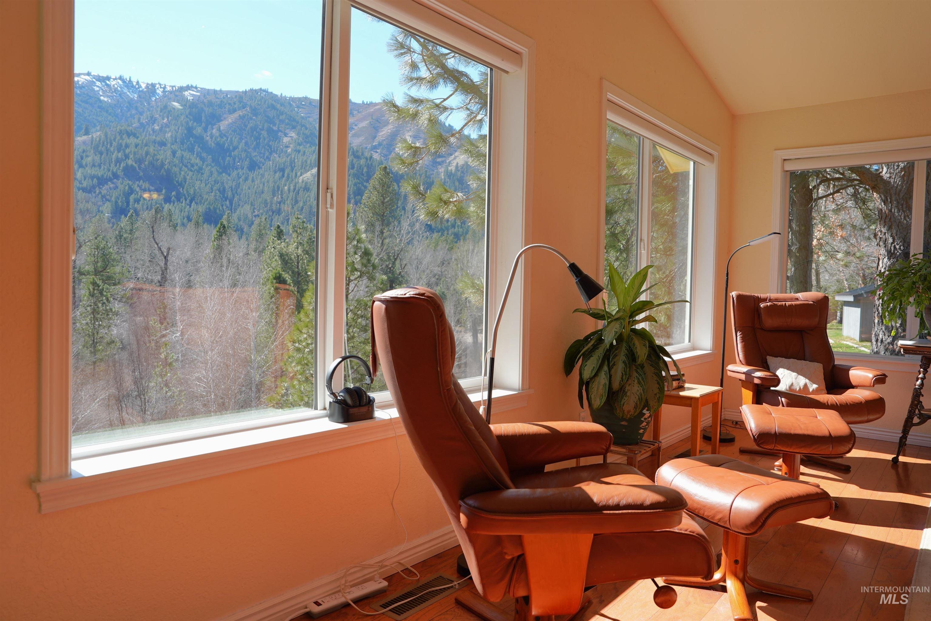 106 Lane A, Garden Valley, Idaho 83622, 3 Bedrooms, 2 Bathrooms, Residential For Sale, Price $699,000,MLS 98978794