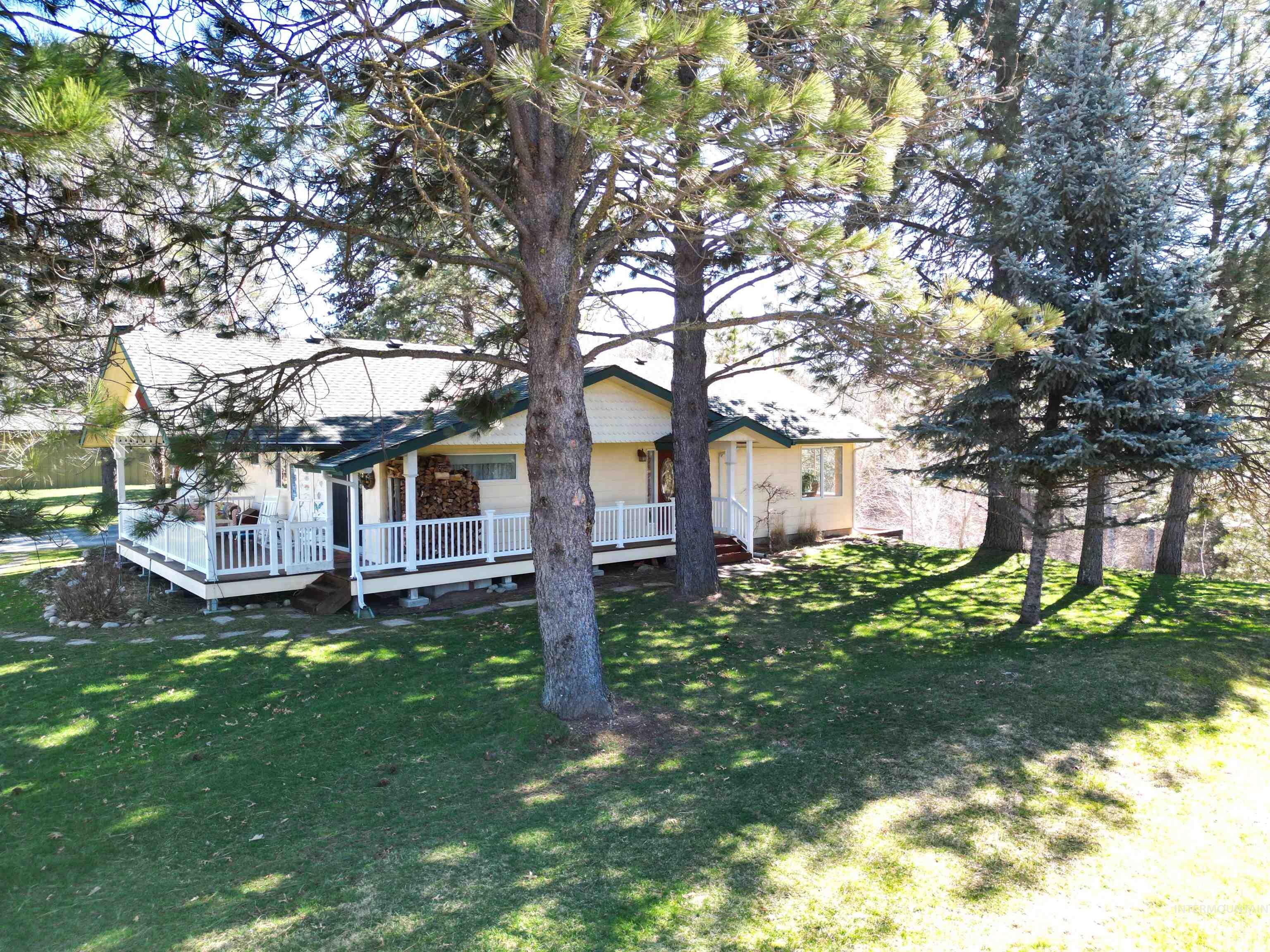 106 Lane A, Garden Valley, Idaho 83622, 3 Bedrooms, 2 Bathrooms, Residential For Sale, Price $699,000,MLS 98978794