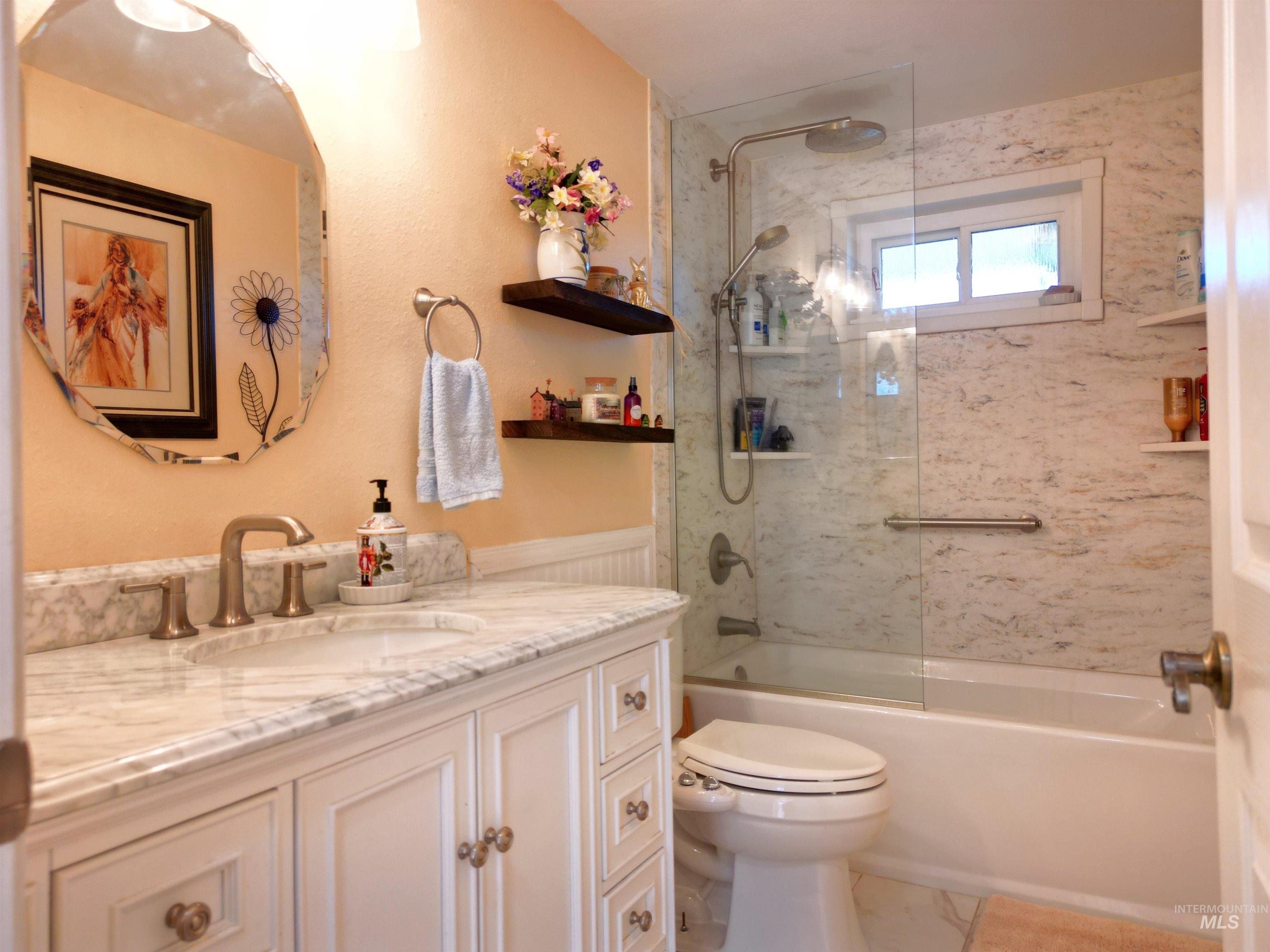 106 Lane A, Garden Valley, Idaho 83622, 3 Bedrooms, 2 Bathrooms, Residential For Sale, Price $699,000,MLS 98978794