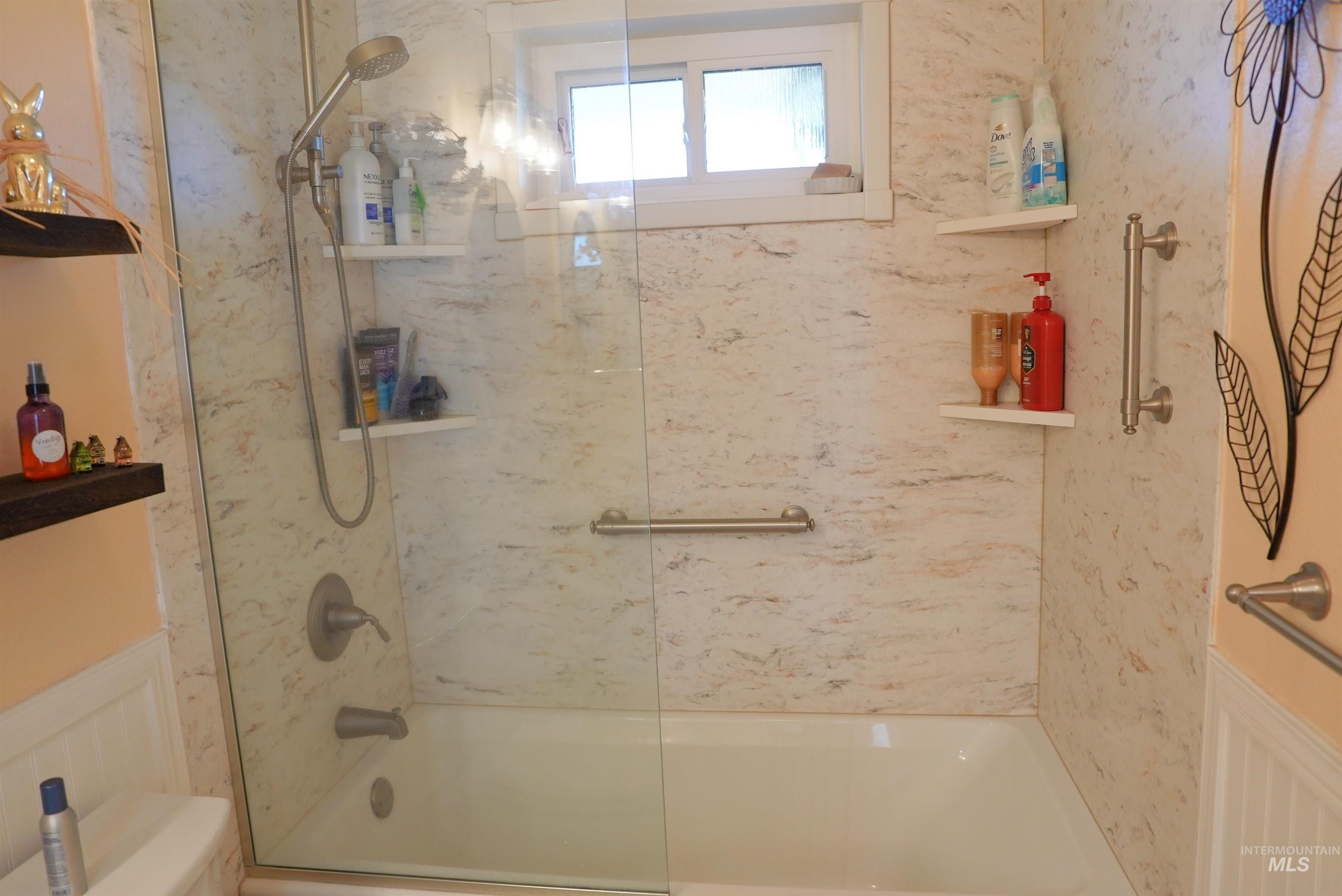 106 Lane A, Garden Valley, Idaho 83622, 3 Bedrooms, 2 Bathrooms, Residential For Sale, Price $699,000,MLS 98978794