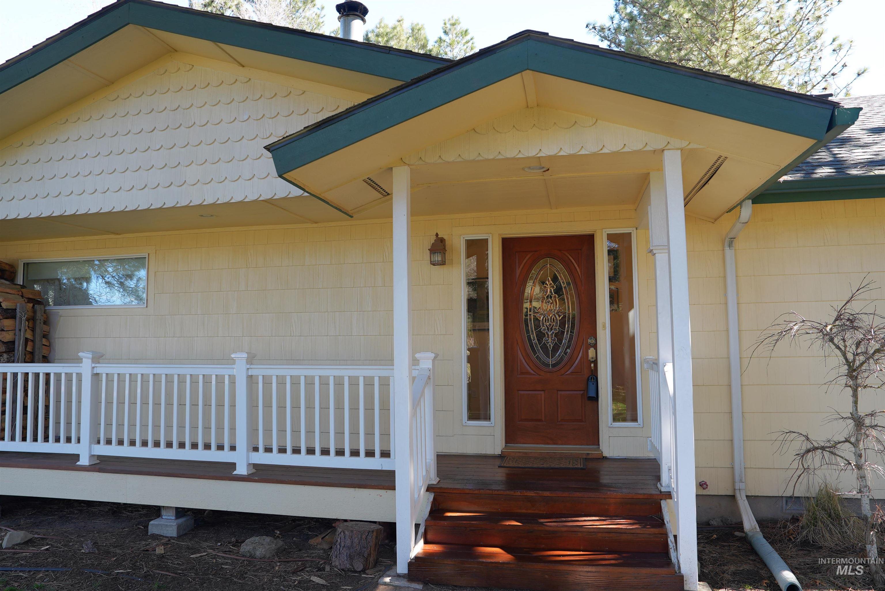 106 Lane A, Garden Valley, Idaho 83622, 3 Bedrooms, 2 Bathrooms, Residential For Sale, Price $699,000,MLS 98978794