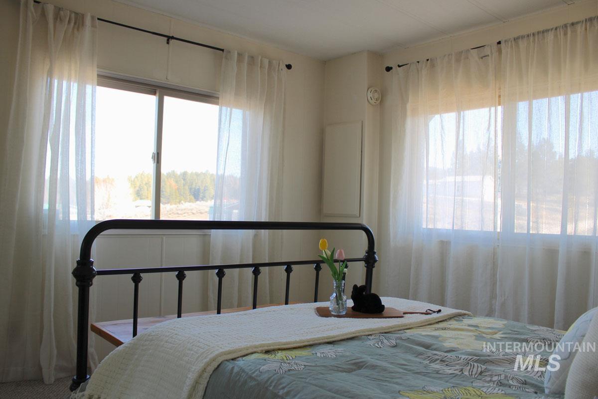 107 Skidoo Place, Cascade, Idaho 83611, 2 Bedrooms, 1 Bathroom, Residential For Sale, Price $309,900, 98978796