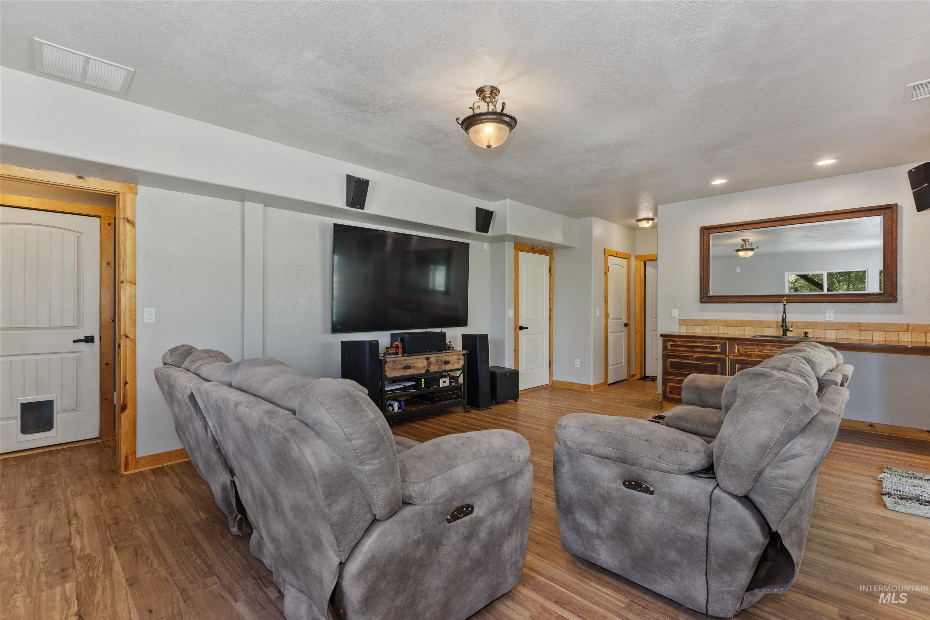 60 Highland Rd, Boise, Idaho 83716, 4 Bedrooms, 3 Bathrooms, Residential For Sale, Price $760,000,MLS 98978799