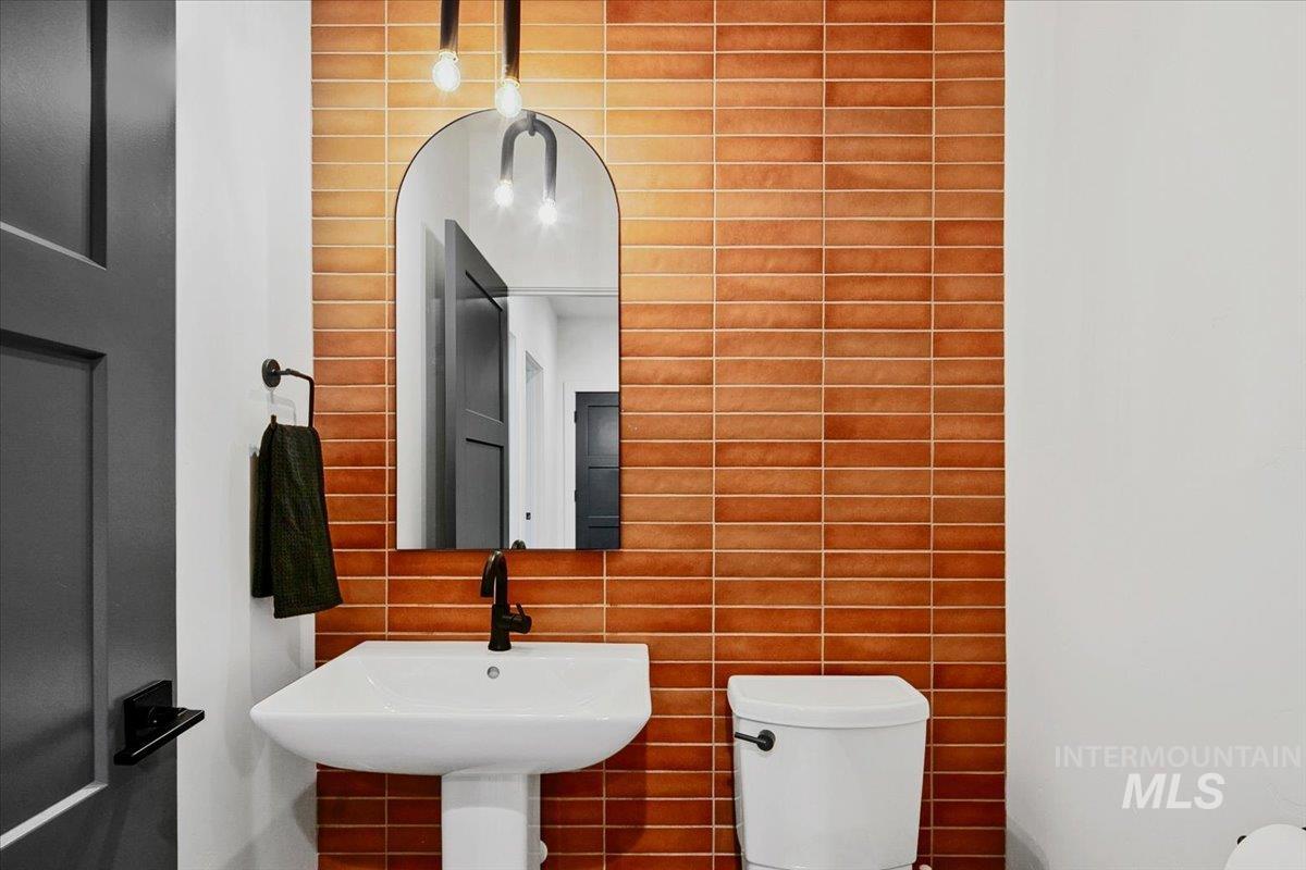 4601 E Copper Point Drive, Meridian, Idaho 83642, 3 Bedrooms, 2.5 Bathrooms, Residential For Sale, Price $875,000, 98978802