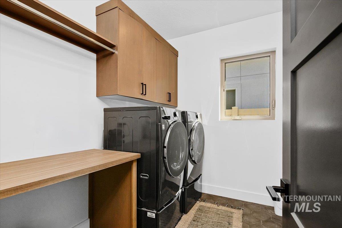 4601 E Copper Point Drive, Meridian, Idaho 83642, 3 Bedrooms, 2.5 Bathrooms, Residential For Sale, Price $875,000, 98978802