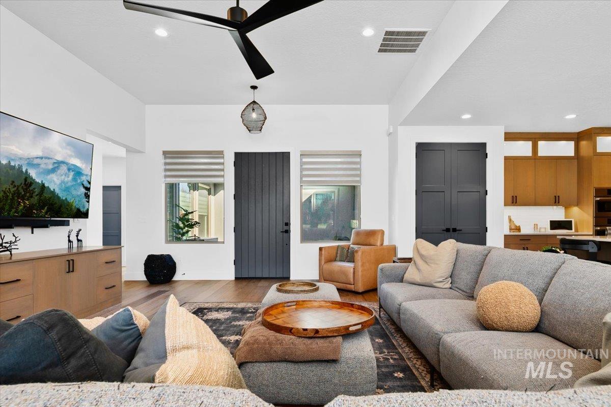 4601 E Copper Point Drive, Meridian, Idaho 83642, 3 Bedrooms, 2.5 Bathrooms, Residential For Sale, Price $875,000, 98978802