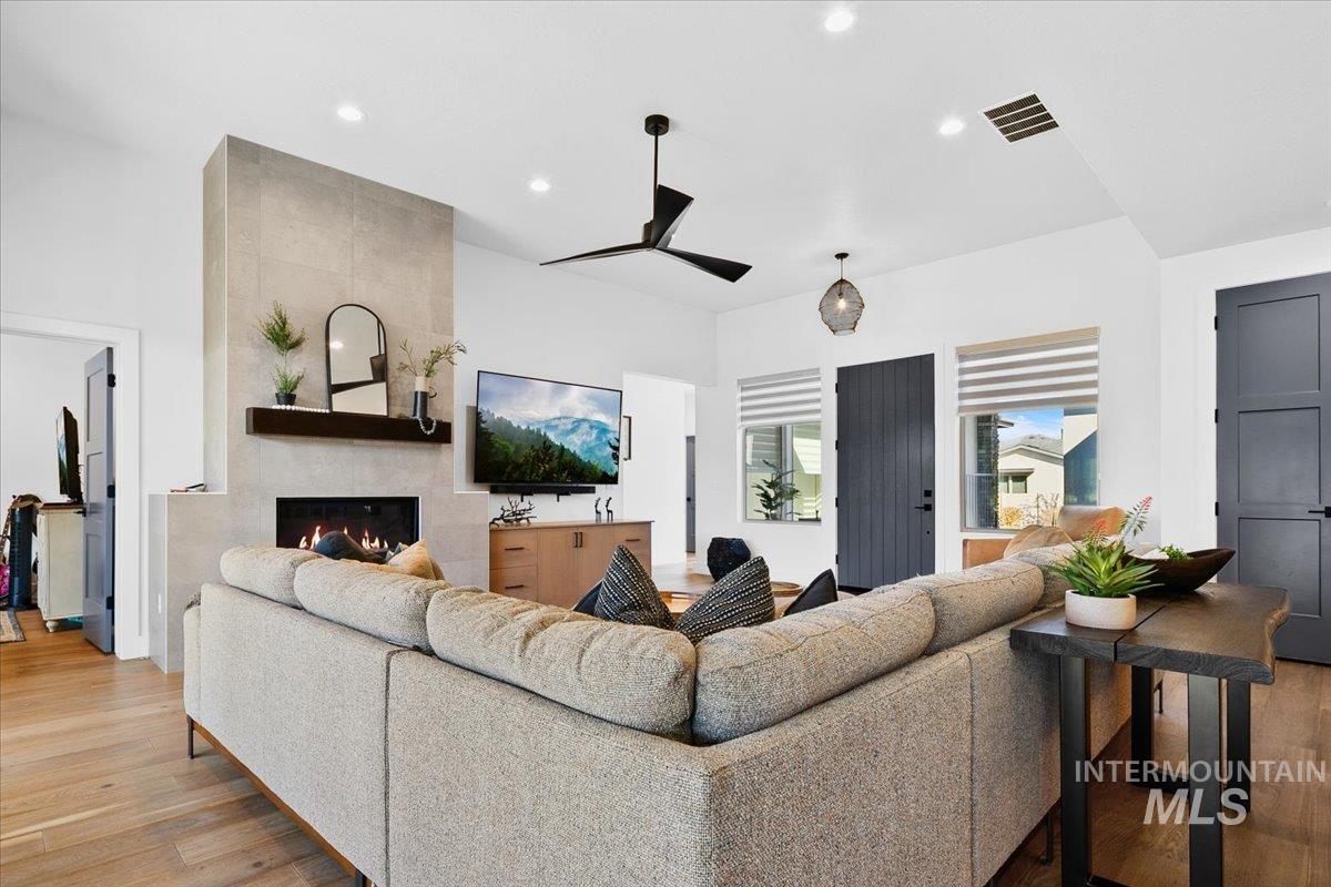 4601 E Copper Point Drive, Meridian, Idaho 83642, 3 Bedrooms, 2.5 Bathrooms, Residential For Sale, Price $875,000, 98978802