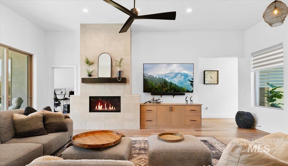 4601 E Copper Point Drive, Meridian, Idaho 83642, 3 Bedrooms, 2.5 Bathrooms, Residential For Sale, Price $875,000, 98978802