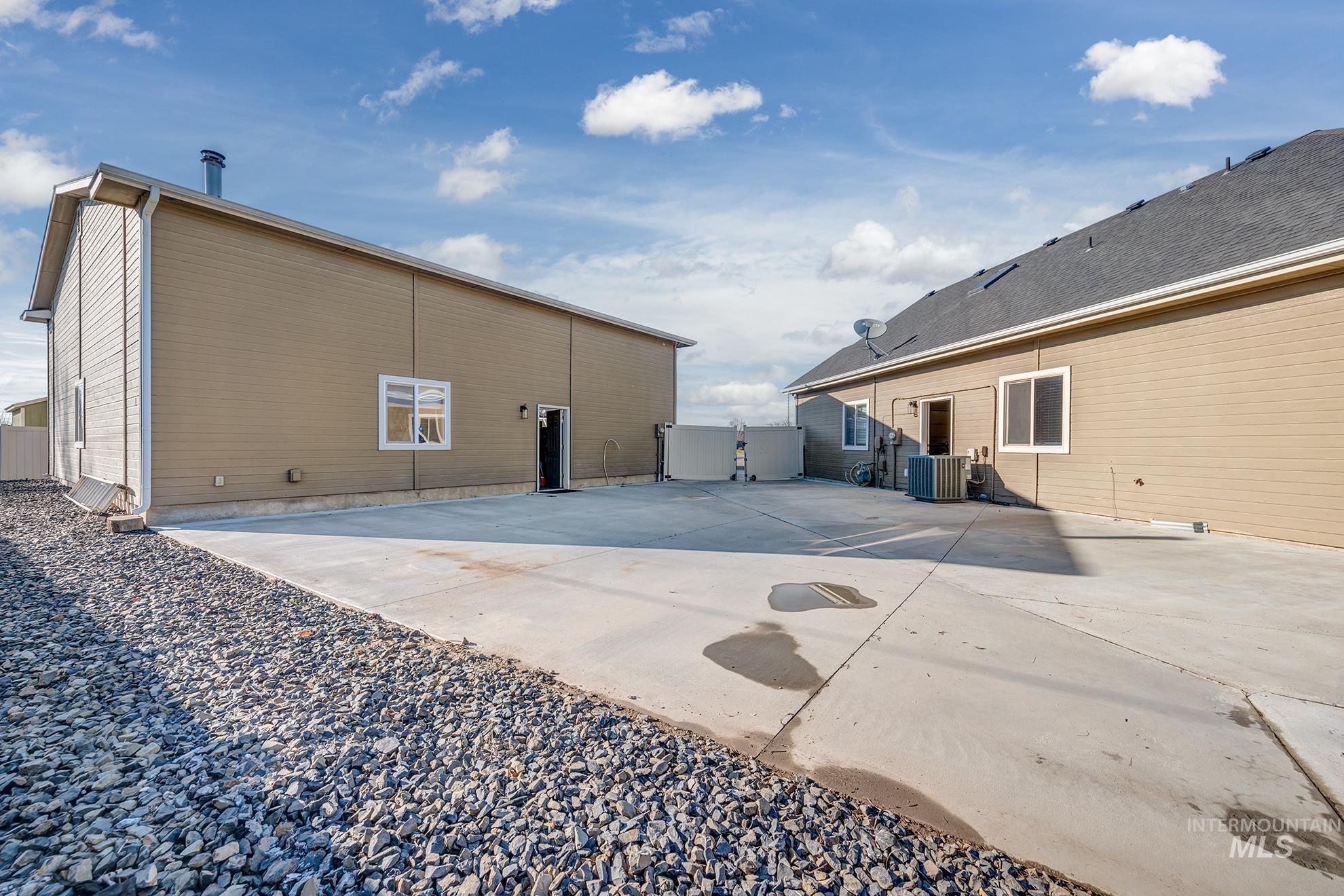 2630 Dogwood Ave., Fruitland, Idaho 83619, 5 Bedrooms, 3 Bathrooms, Residential For Sale, Price $750,000,MLS 98978807