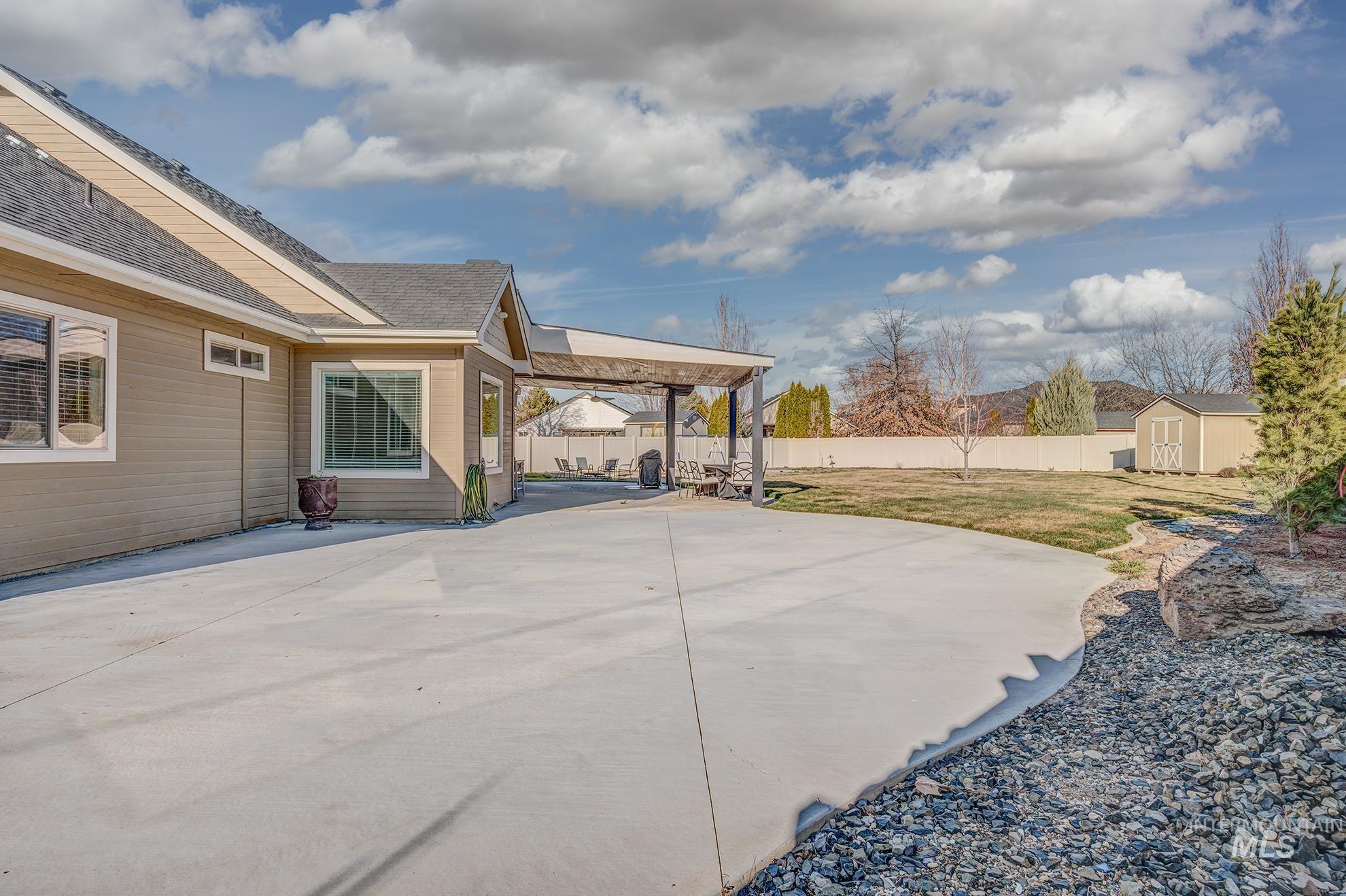 2630 Dogwood Ave., Fruitland, Idaho 83619, 5 Bedrooms, 3 Bathrooms, Residential For Sale, Price $750,000,MLS 98978807