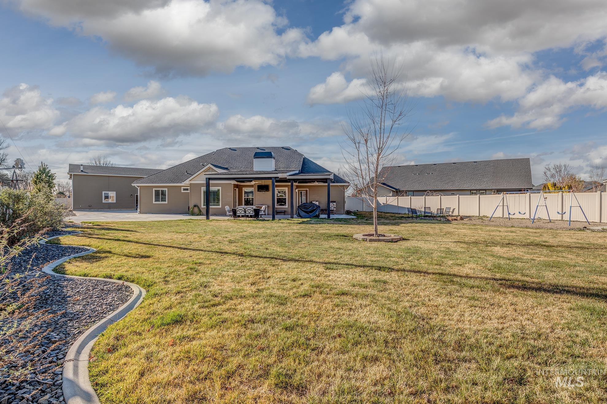 2630 Dogwood Ave., Fruitland, Idaho 83619, 5 Bedrooms, 3 Bathrooms, Residential For Sale, Price $750,000,MLS 98978807