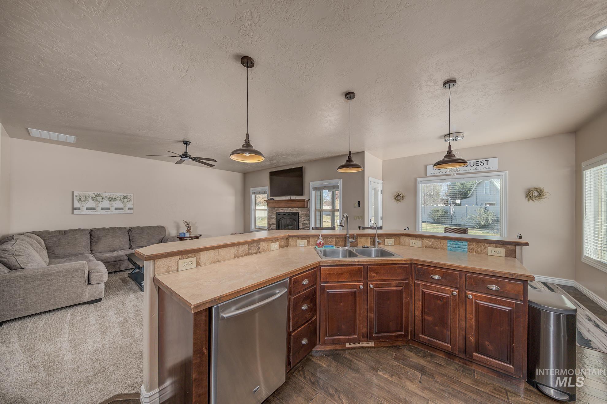 2630 Dogwood Ave., Fruitland, Idaho 83619, 5 Bedrooms, 3 Bathrooms, Residential For Sale, Price $750,000,MLS 98978807