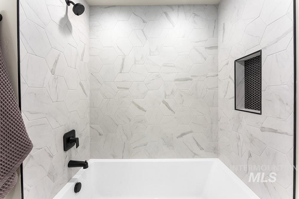 3851 W Stone House Lane, Eagle, Idaho 83616, 3 Bedrooms, 2.5 Bathrooms, Residential For Sale, Price $524,900,MLS 98978808