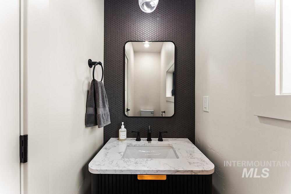 3851 W Stone House Lane, Eagle, Idaho 83616, 3 Bedrooms, 2.5 Bathrooms, Residential For Sale, Price $524,900,MLS 98978808