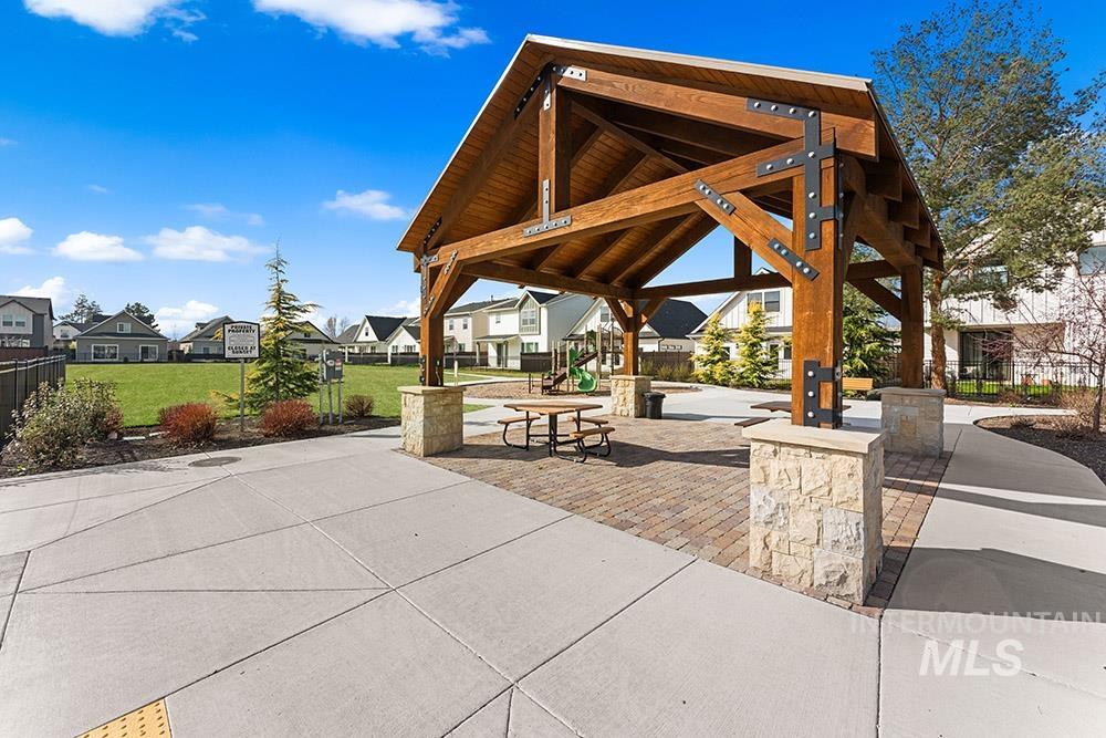 3851 W Stone House Lane, Eagle, Idaho 83616, 3 Bedrooms, 2.5 Bathrooms, Residential For Sale, Price $524,900,MLS 98978808