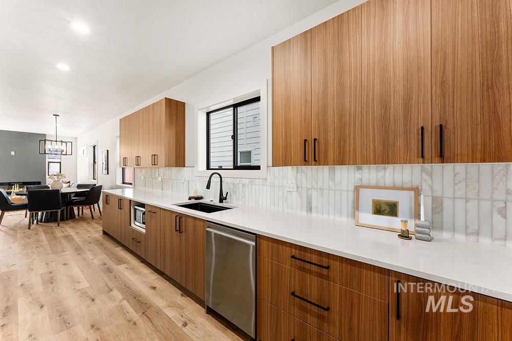 3851 W Stone House Lane, Eagle, Idaho 83616, 3 Bedrooms, 2.5 Bathrooms, Residential For Sale, Price $524,900,MLS 98978808