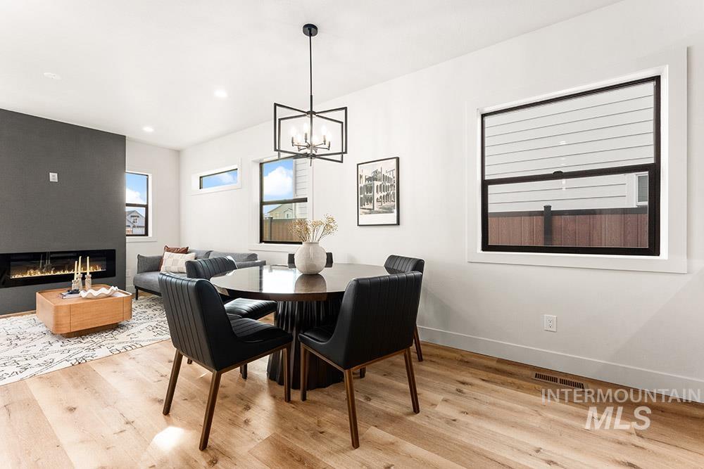 3851 W Stone House Lane, Eagle, Idaho 83616, 3 Bedrooms, 2.5 Bathrooms, Residential For Sale, Price $524,900,MLS 98978808