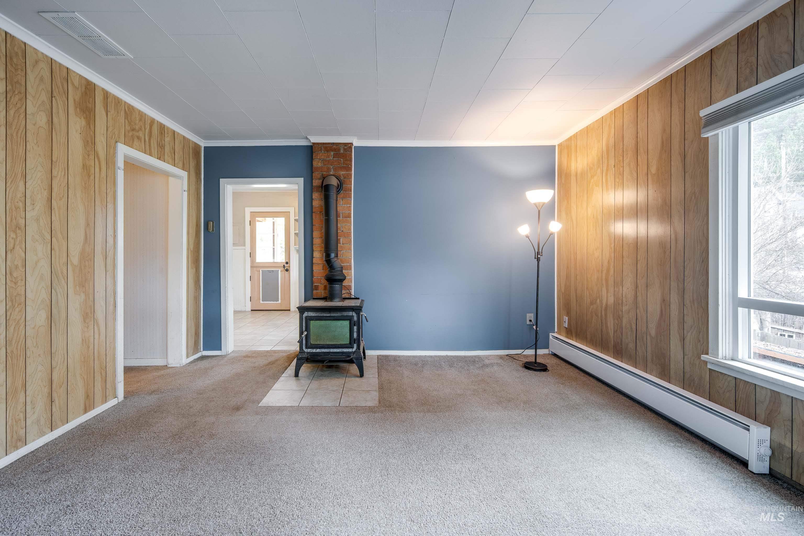 415 S Pine St, Troy, Idaho 83871-0000, 5 Bedrooms, 2 Bathrooms, Residential For Sale, Price $245,000, 98978819