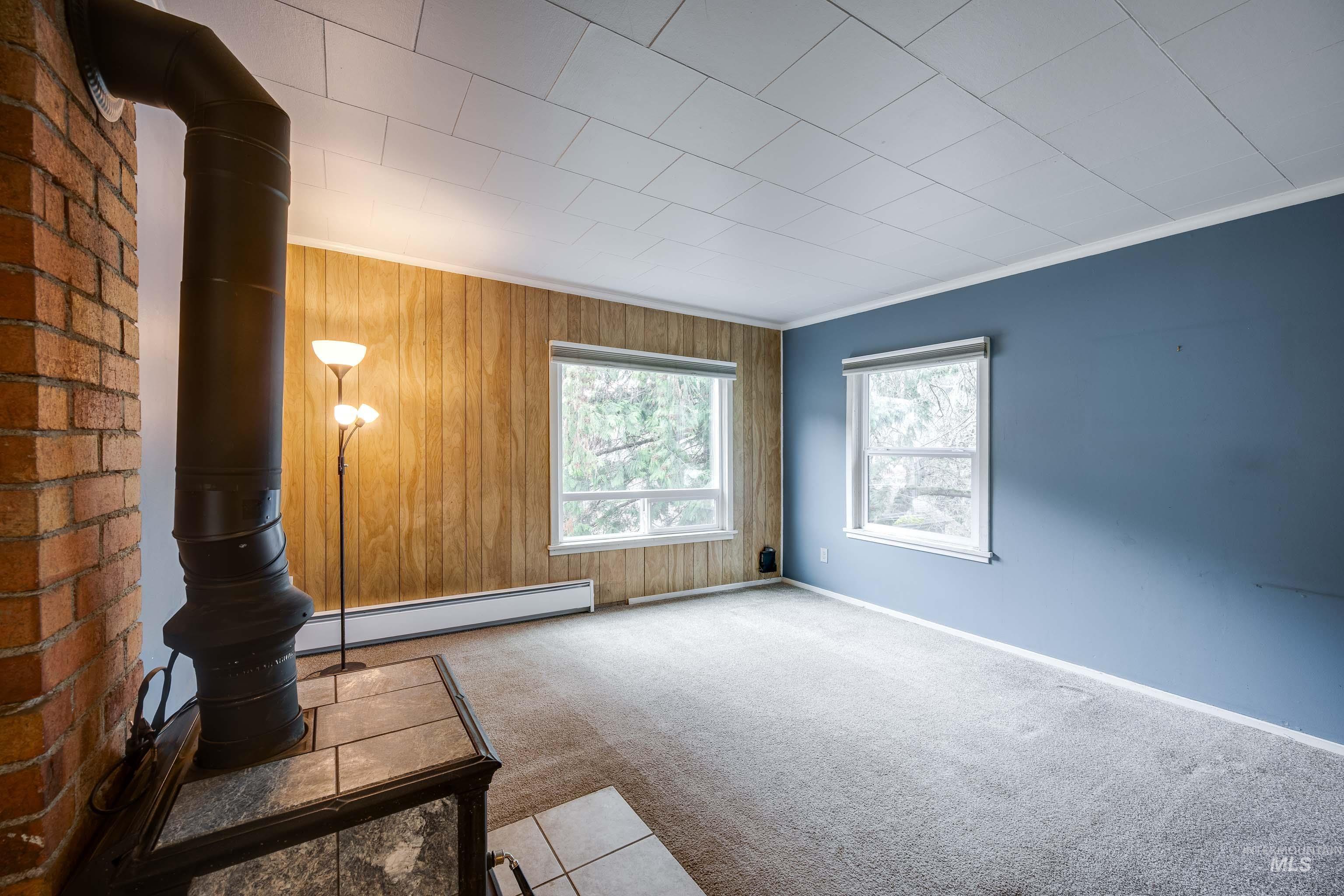 415 S Pine St, Troy, Idaho 83871-0000, 5 Bedrooms, 2 Bathrooms, Residential For Sale, Price $245,000, 98978819