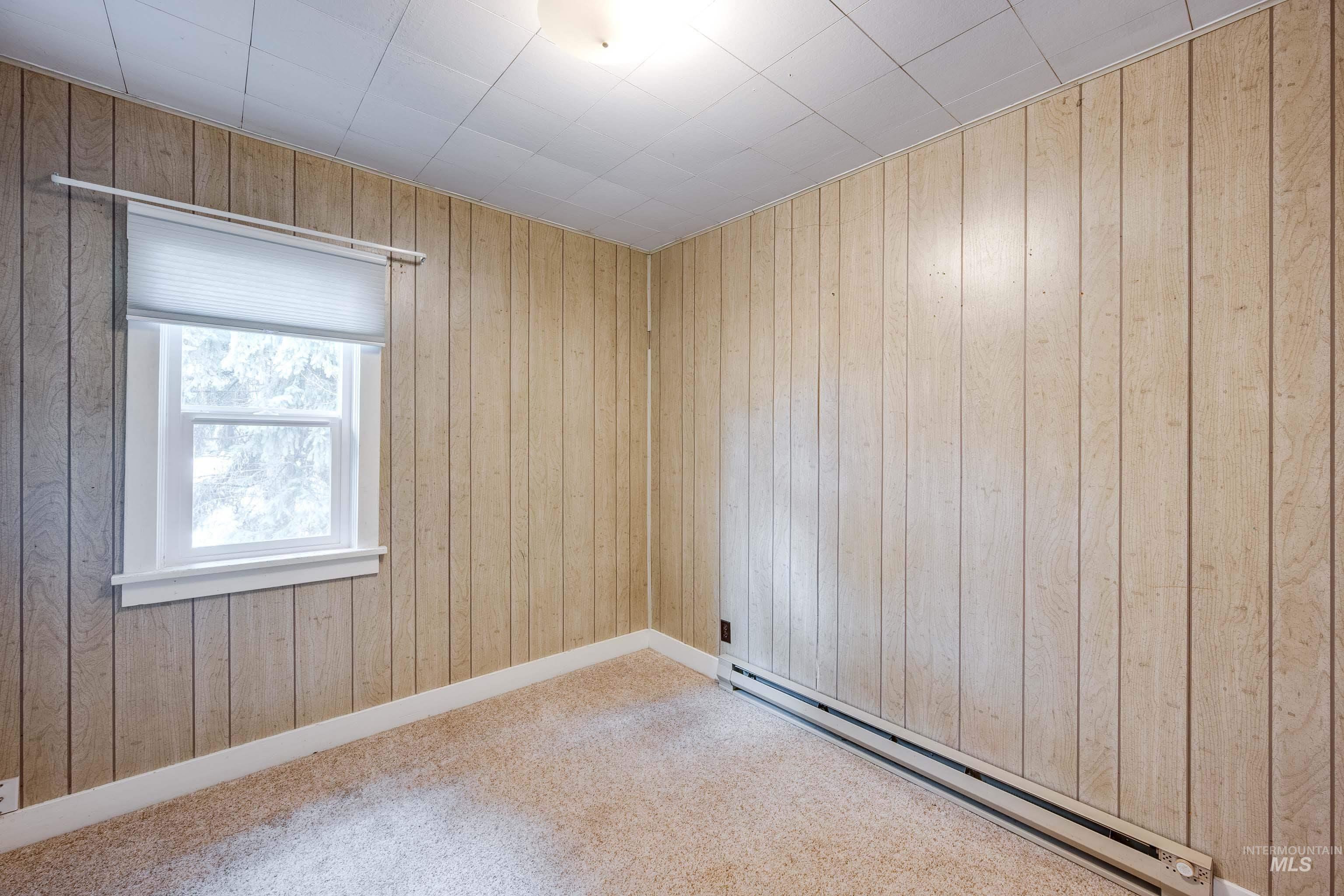 415 S Pine St, Troy, Idaho 83871-0000, 5 Bedrooms, 2 Bathrooms, Residential For Sale, Price $245,000, 98978819