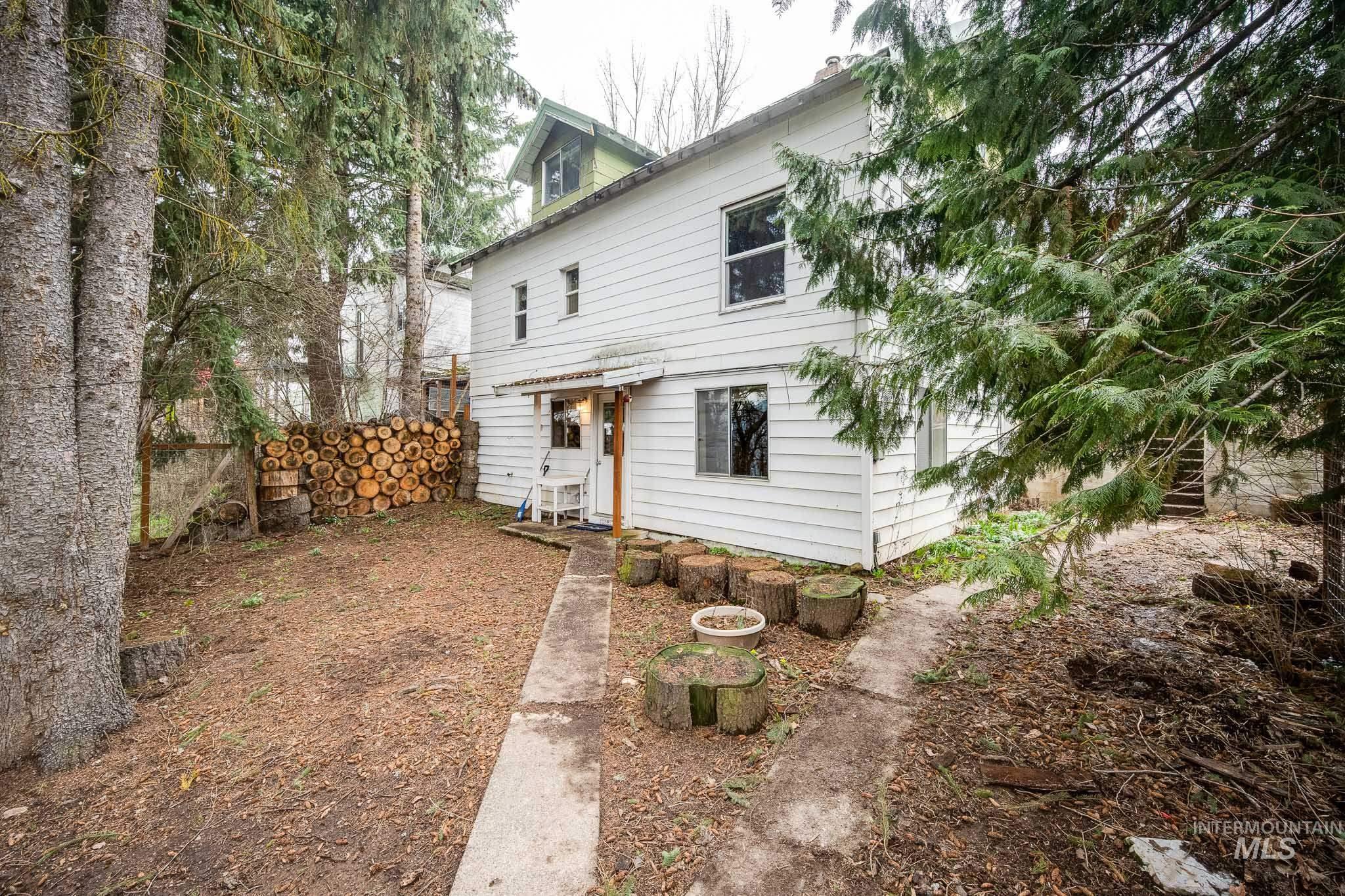 415 S Pine St, Troy, Idaho 83871-0000, 5 Bedrooms, 2 Bathrooms, Residential For Sale, Price $245,000, 98978819