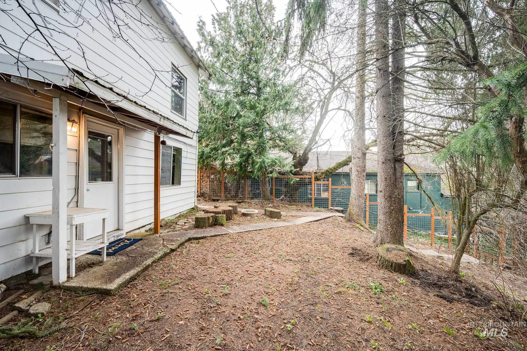 415 S Pine St, Troy, Idaho 83871-0000, 5 Bedrooms, 2 Bathrooms, Residential For Sale, Price $245,000, 98978819