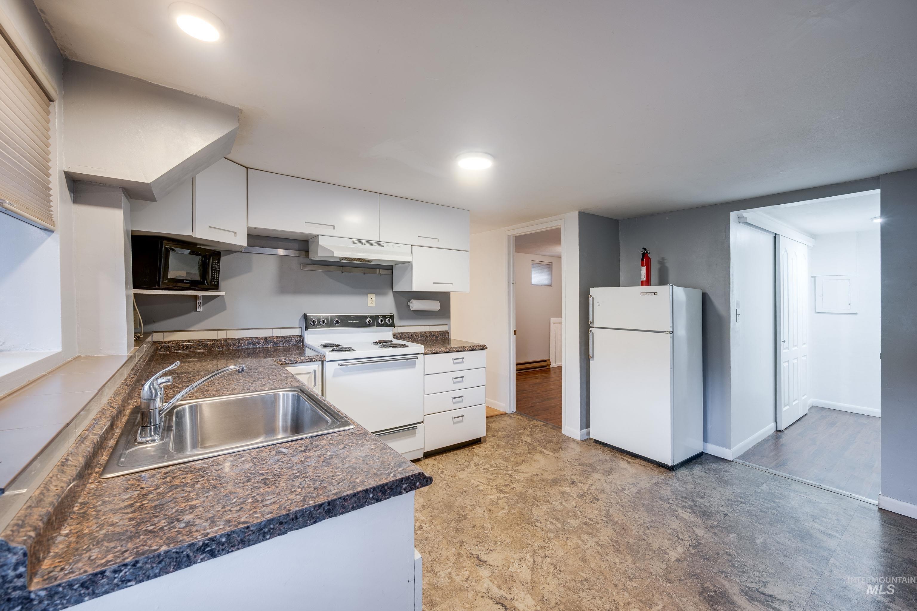 415 S Pine St, Troy, Idaho 83871-0000, 5 Bedrooms, 2 Bathrooms, Residential For Sale, Price $245,000, 98978819