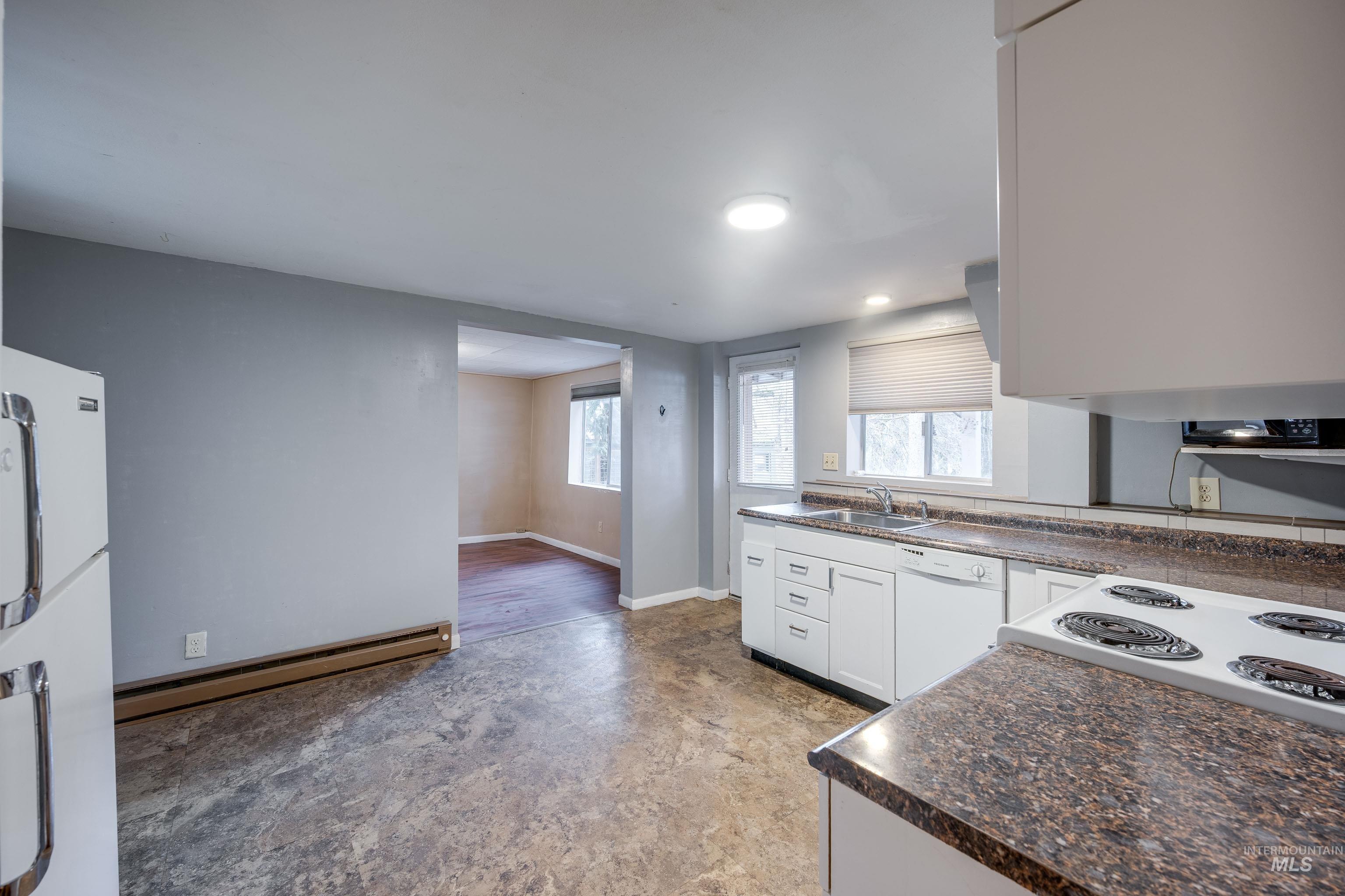 415 S Pine St, Troy, Idaho 83871-0000, 5 Bedrooms, 2 Bathrooms, Residential For Sale, Price $245,000, 98978819