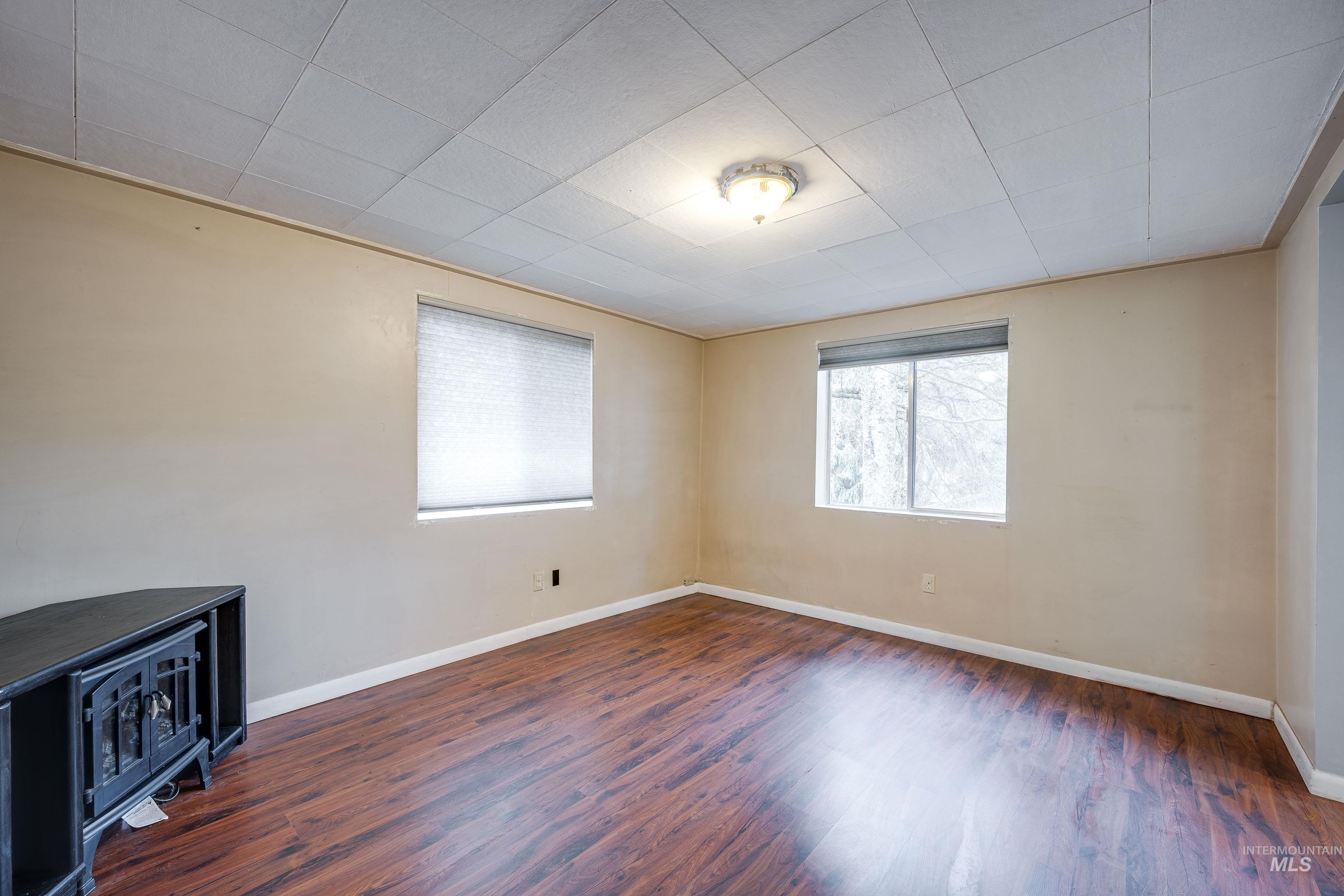 415 S Pine St, Troy, Idaho 83871-0000, 5 Bedrooms, 2 Bathrooms, Residential For Sale, Price $245,000, 98978819