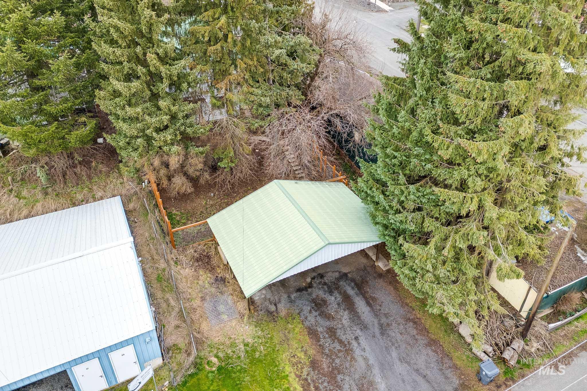 415 S Pine St, Troy, Idaho 83871-0000, 5 Bedrooms, 2 Bathrooms, Residential For Sale, Price $245,000, 98978819