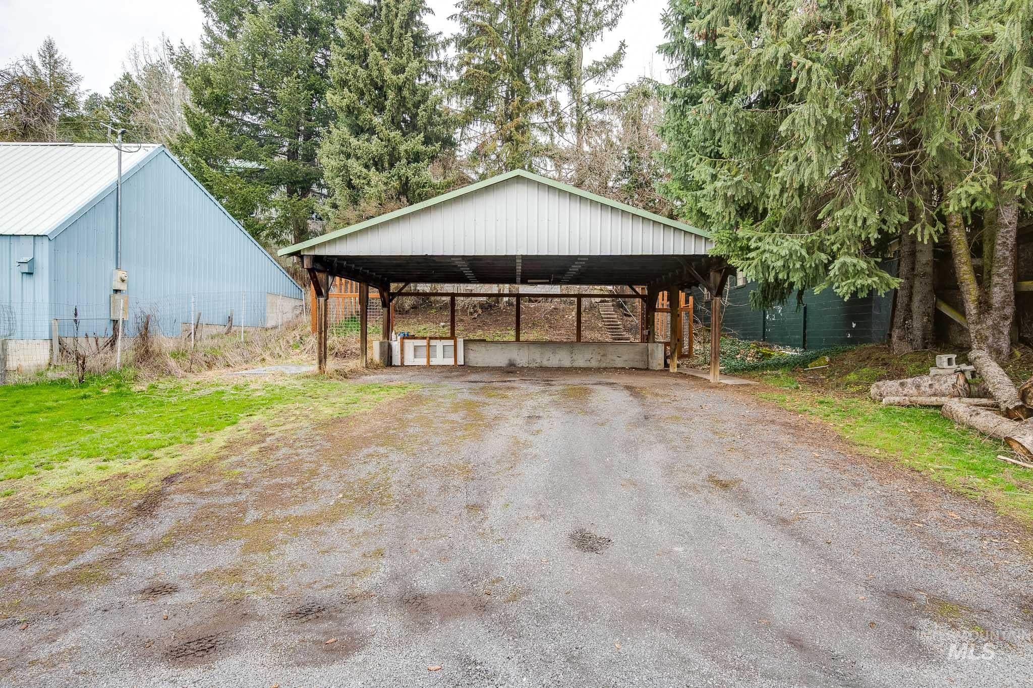 415 S Pine St, Troy, Idaho 83871-0000, 5 Bedrooms, 2 Bathrooms, Residential For Sale, Price $245,000, 98978819